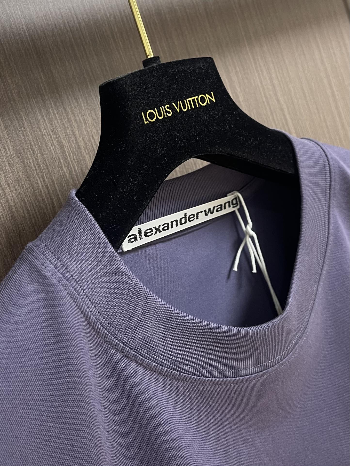 “High-Quality Cotton Alexander Wang 2025SS Summer T-Shirts for Skin Comfort and Dynamic Style” - 图片 6
