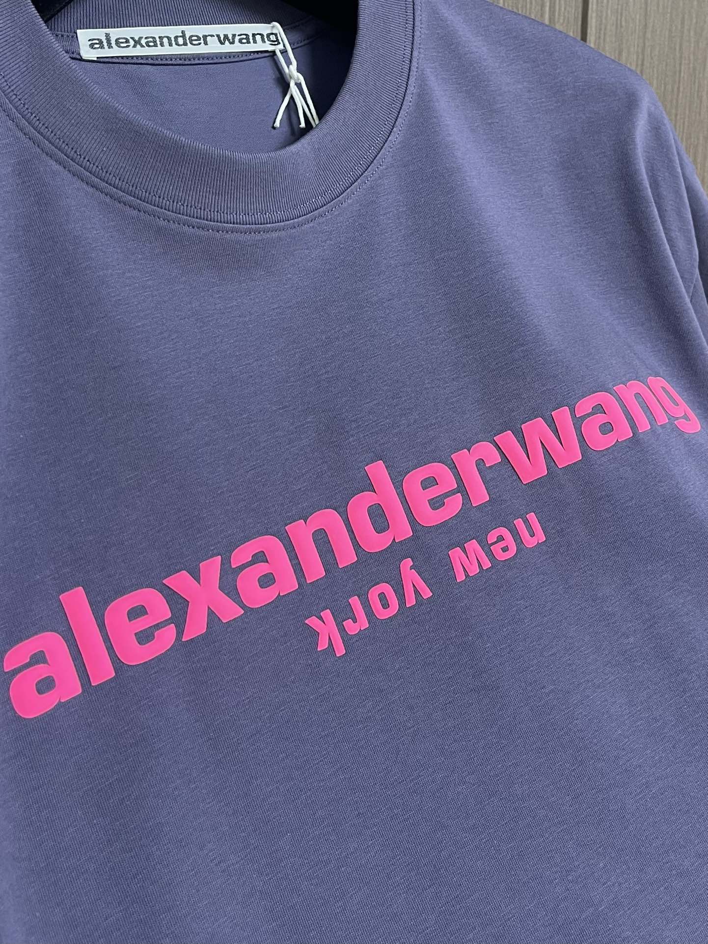 “High-Quality Cotton Alexander Wang 2025SS Summer T-Shirts for Skin Comfort and Dynamic Style” - 图片 5