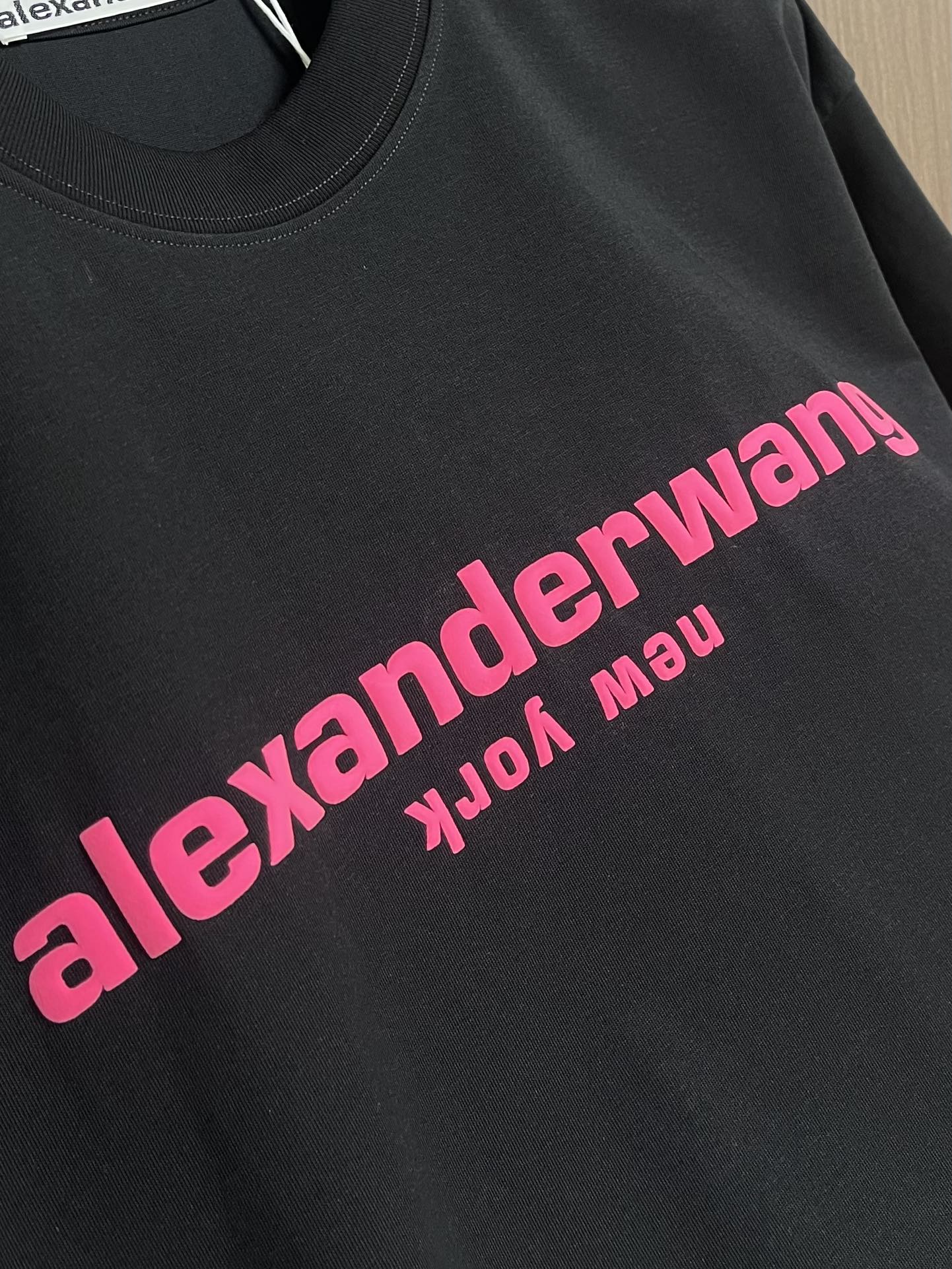 “High-Quality Cotton Alexander Wang 2025SS Summer T-Shirts | Skin Comfort, Perfect Design, Dynamic | S-XL Sizes” - 图片 5