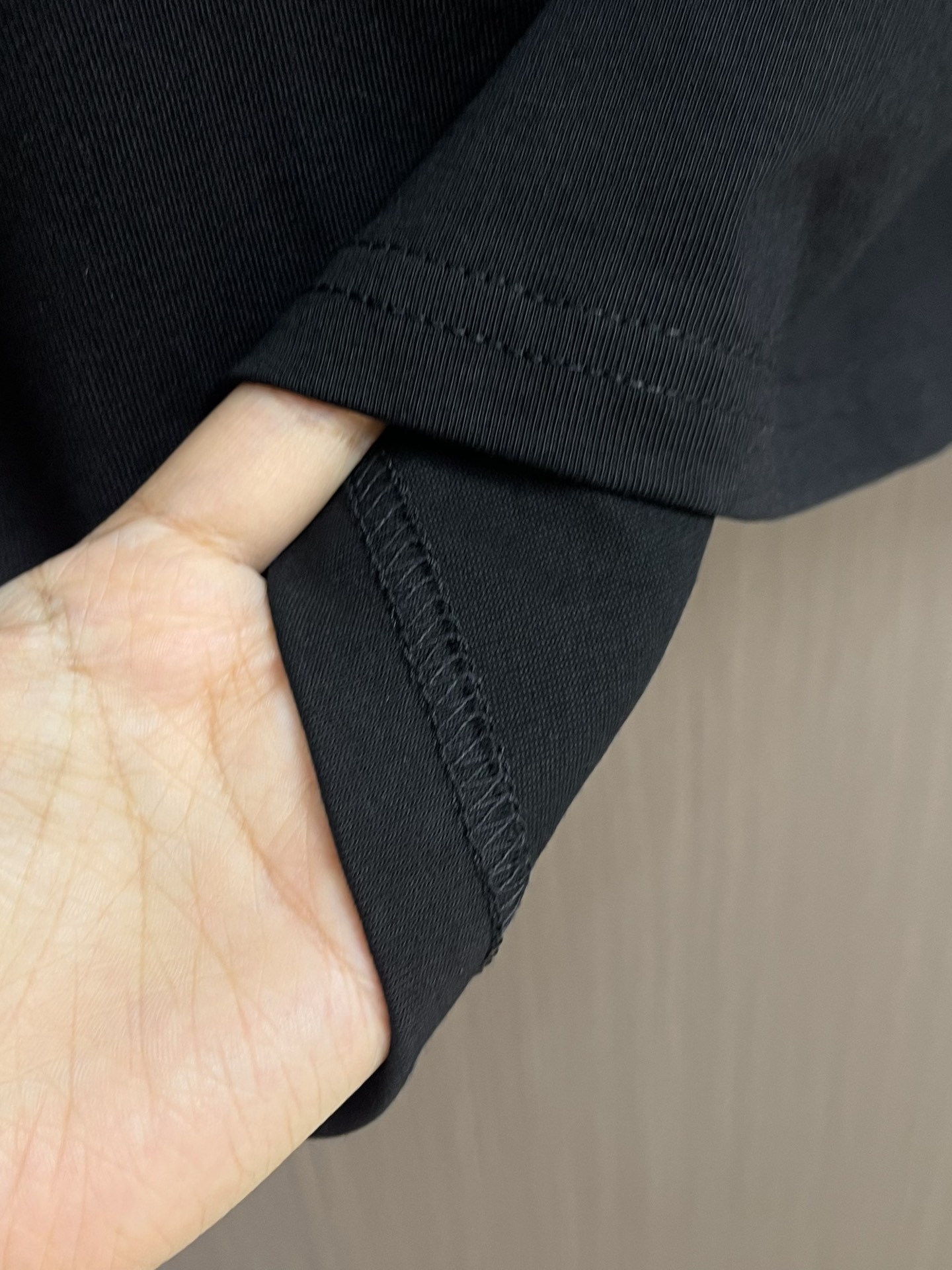 “504Palm Angels Water Wash Shirt: Luxurious Street Fashion for Men and Women” - 图片 9