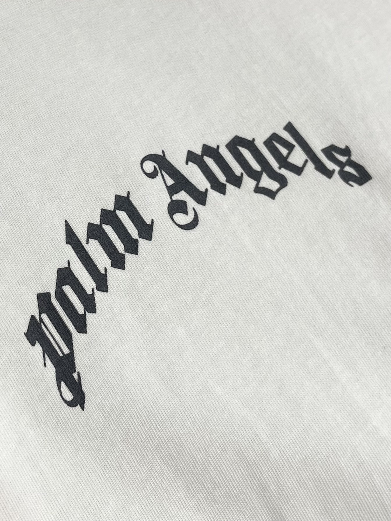 “Palm Angels Spring/Summer Logo Water Wash Shirt: Luxurious Street Fashion for Men and Women” - 图片 5