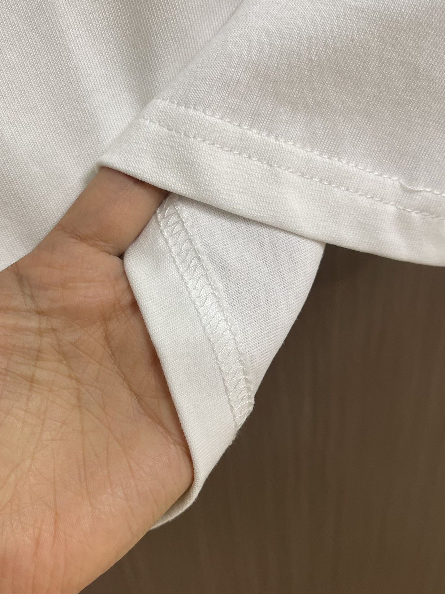 “Palm Angels Spring/Summer Logo Water Wash Shirt: Luxurious Street Fashion for Men and Women” - 图片 6
