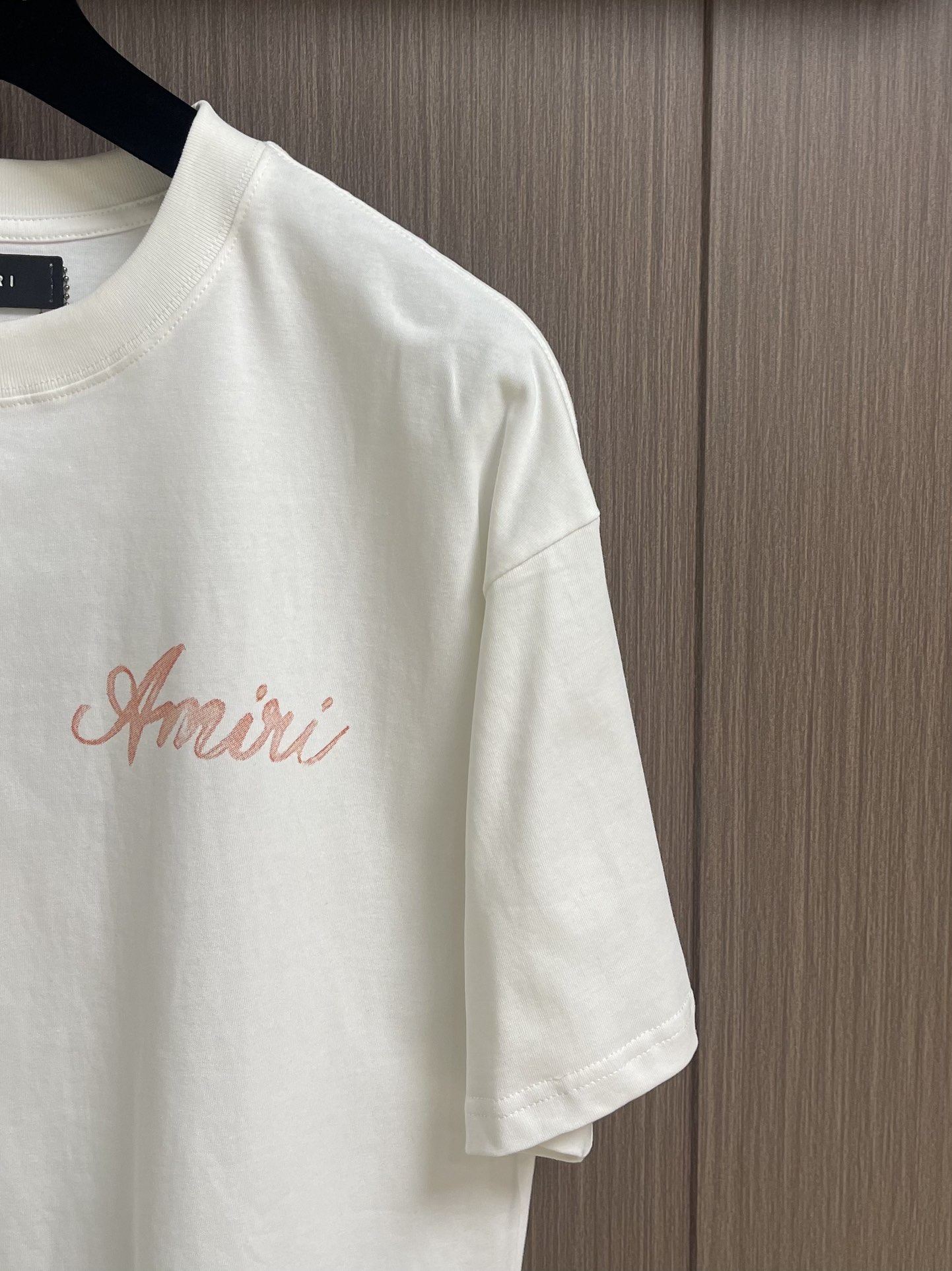 “504Amiri Retro-Mark T-Shirts: High-End Beauty Street Style with Natural Comfort in Knitted Cotton Fabric” - 图片 4
