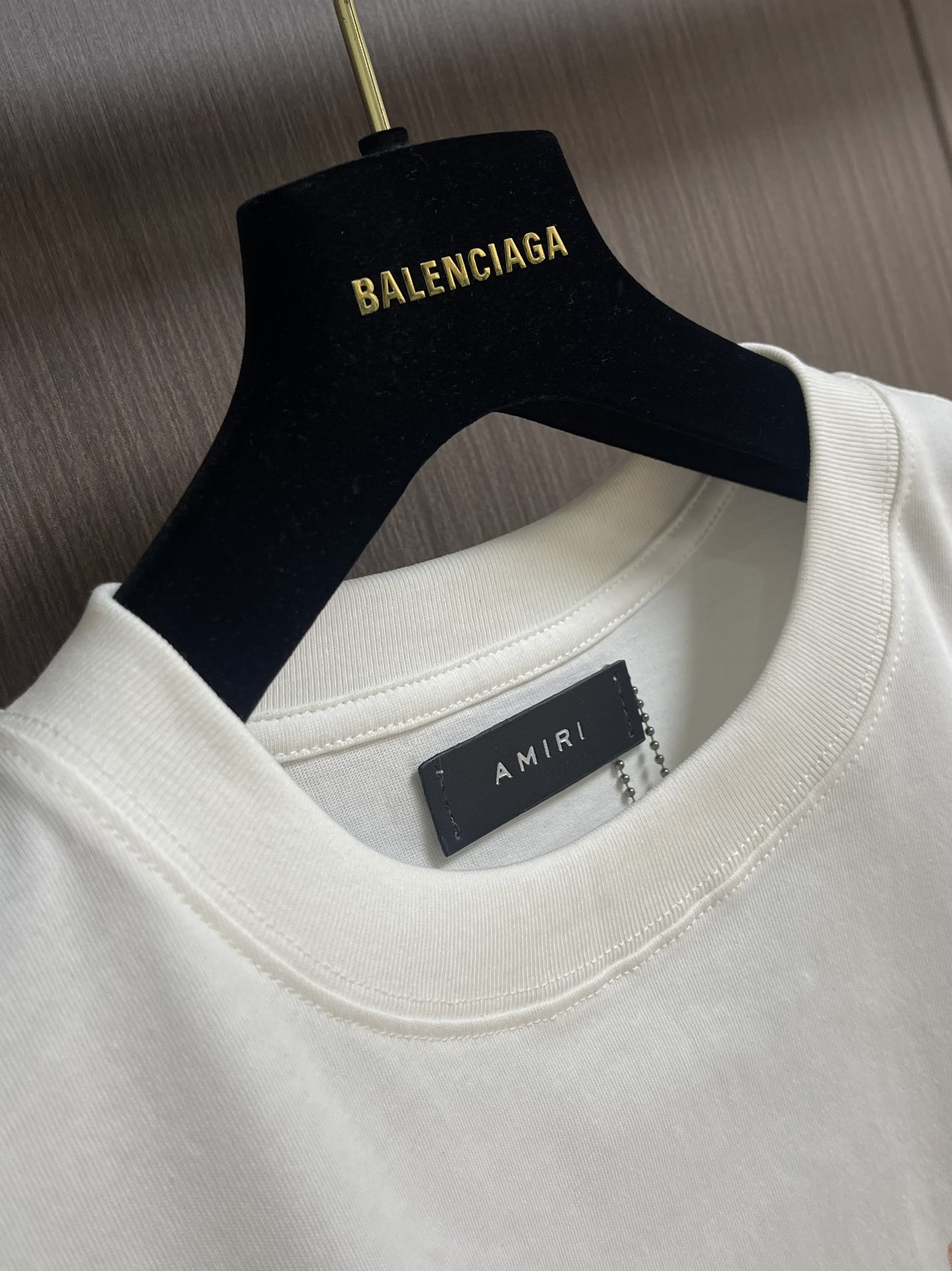 “504Amiri Retro-Mark T-Shirts: High-End Beauty Street Style with Natural Comfort in Knitted Cotton Fabric” - 图片 6