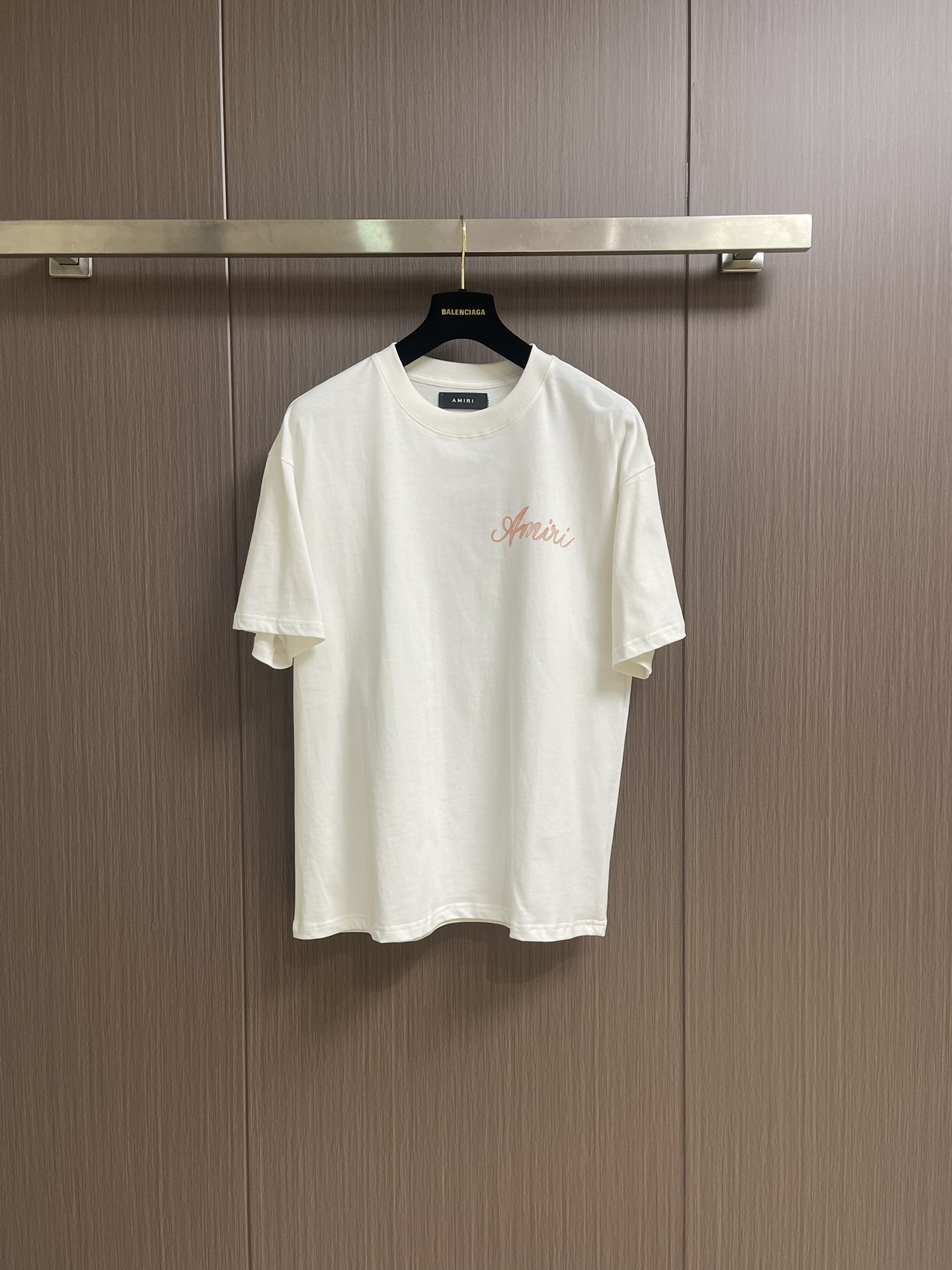 “504Amiri Retro-Mark T-Shirts: High-End Beauty Street Style with Natural Comfort in Knitted Cotton Fabric” - 图片 1