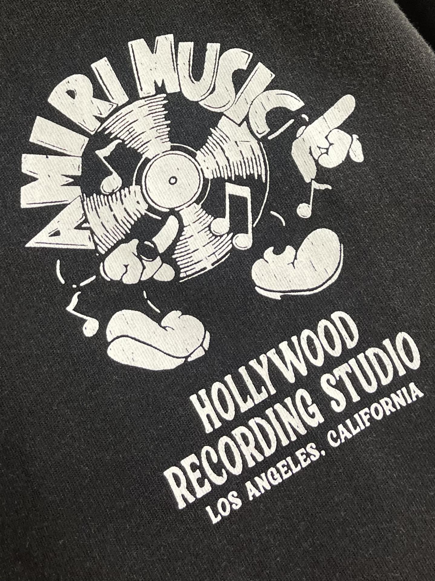 Title: “504 Amiri 2025SS Cotton Logo T-shirts: Comfortable, Loose Fit with Golo Plots Illustrations (S-XL)” Summary: Comfortable cotton T-shirts by - 图片 5