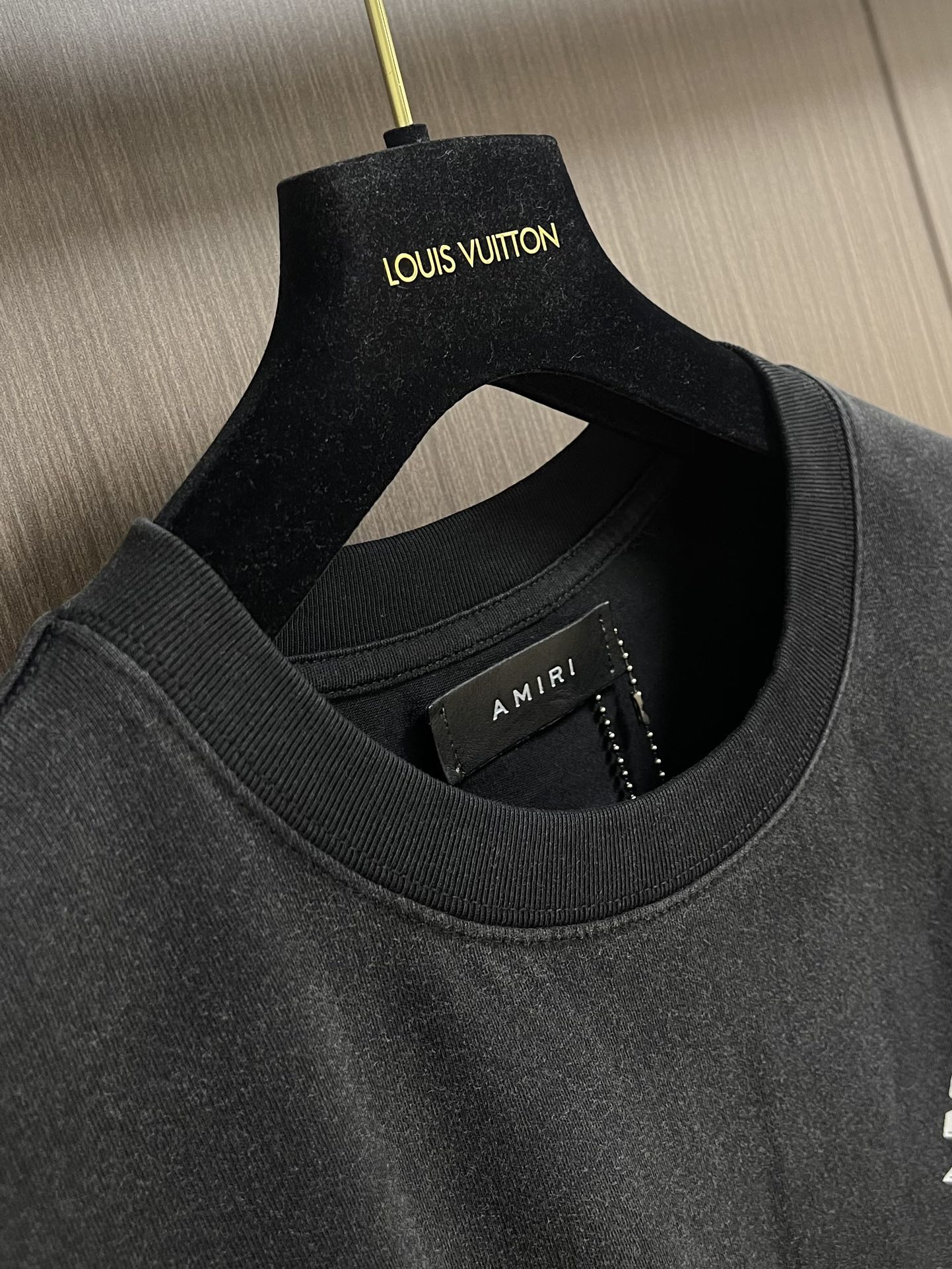 Title: “504 Amiri 2025SS Cotton Logo T-shirts: Comfortable, Loose Fit with Golo Plots Illustrations (S-XL)” Summary: Comfortable cotton T-shirts by - 图片 3