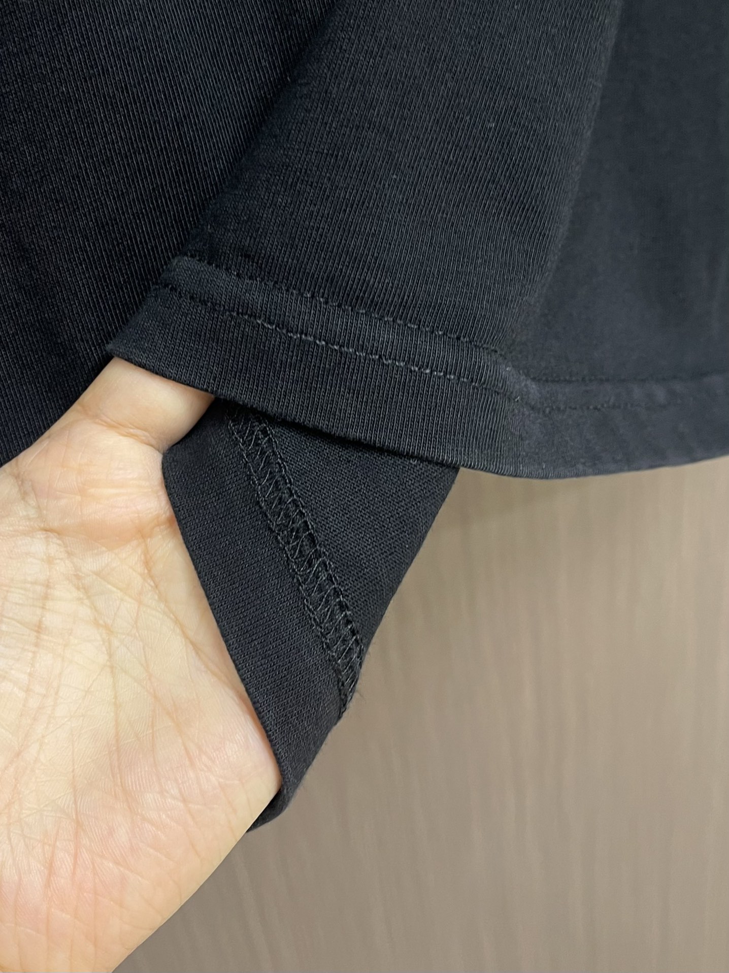 Title: “504 Amiri 2025SS Cotton Logo T-shirts: Comfortable, Loose Fit with Golo Plots Illustrations (S-XL)” Summary: Comfortable cotton T-shirts by - 图片 8