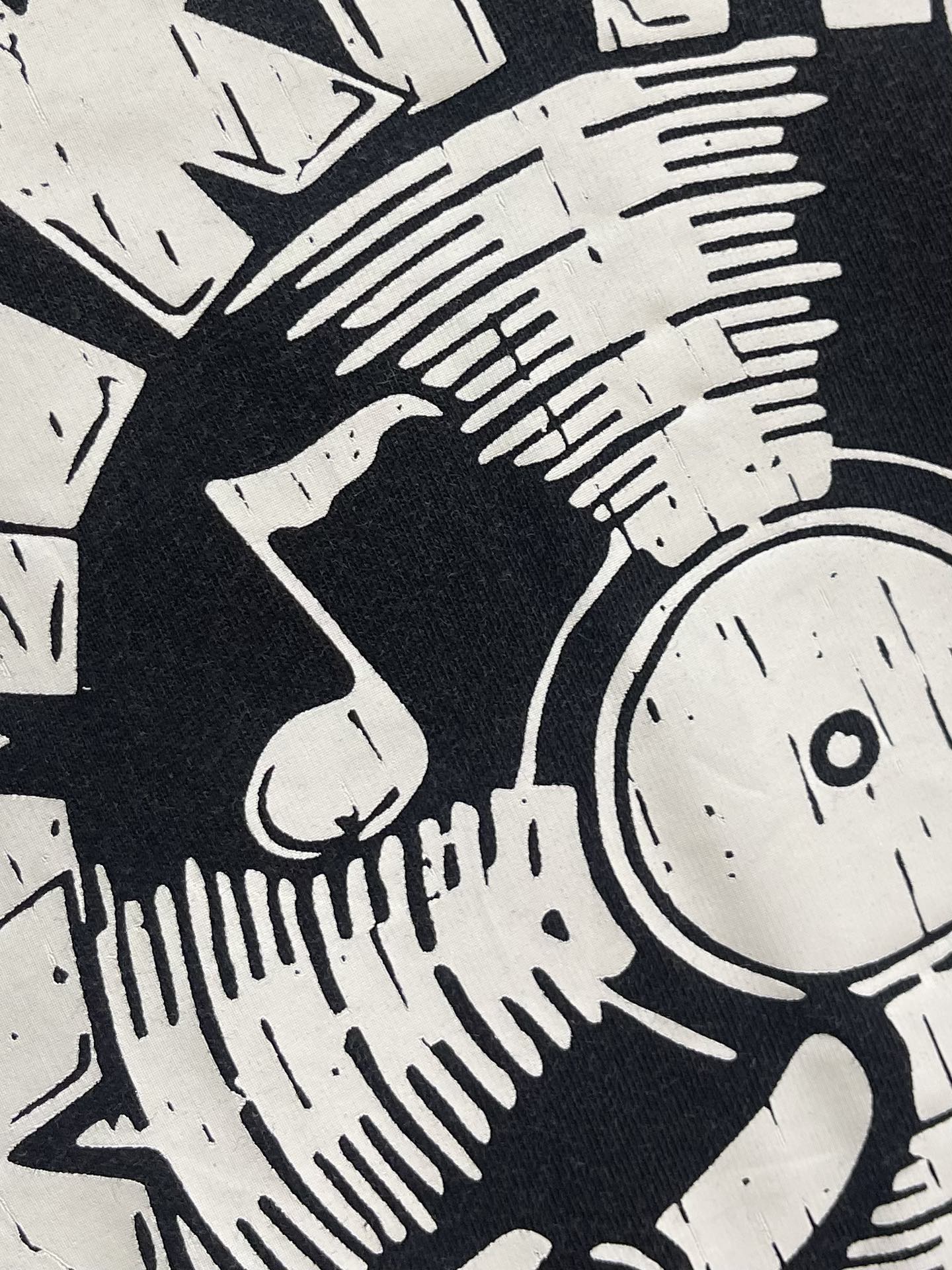 Title: “504 Amiri 2025SS Cotton Logo T-shirts: Comfortable, Loose Fit with Golo Plots Illustrations (S-XL)” Summary: Comfortable cotton T-shirts by - 图片 6