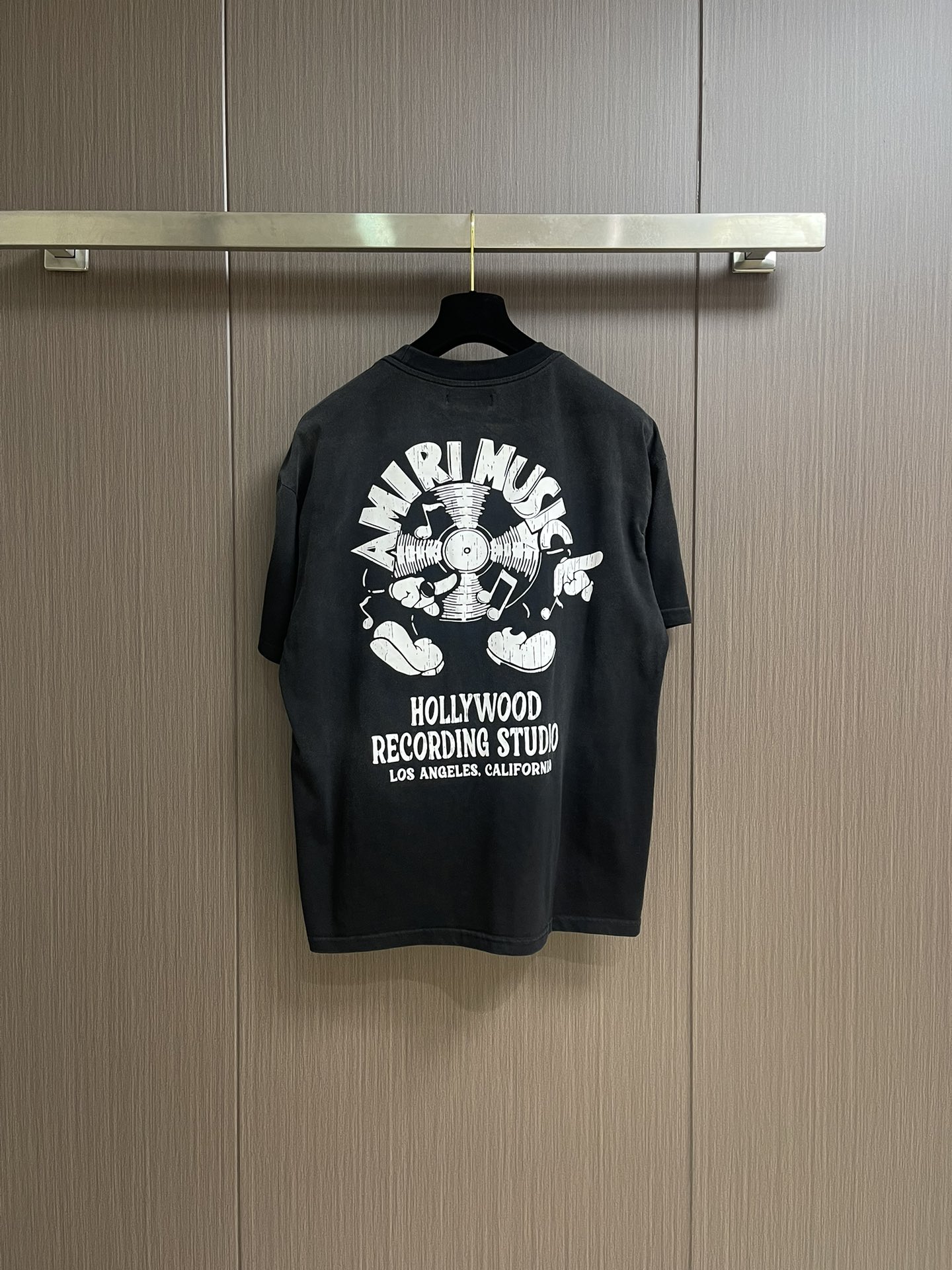 Title: “504 Amiri 2025SS Cotton Logo T-shirts: Comfortable, Loose Fit with Golo Plots Illustrations (S-XL)” Summary: Comfortable cotton T-shirts by - 图片 2