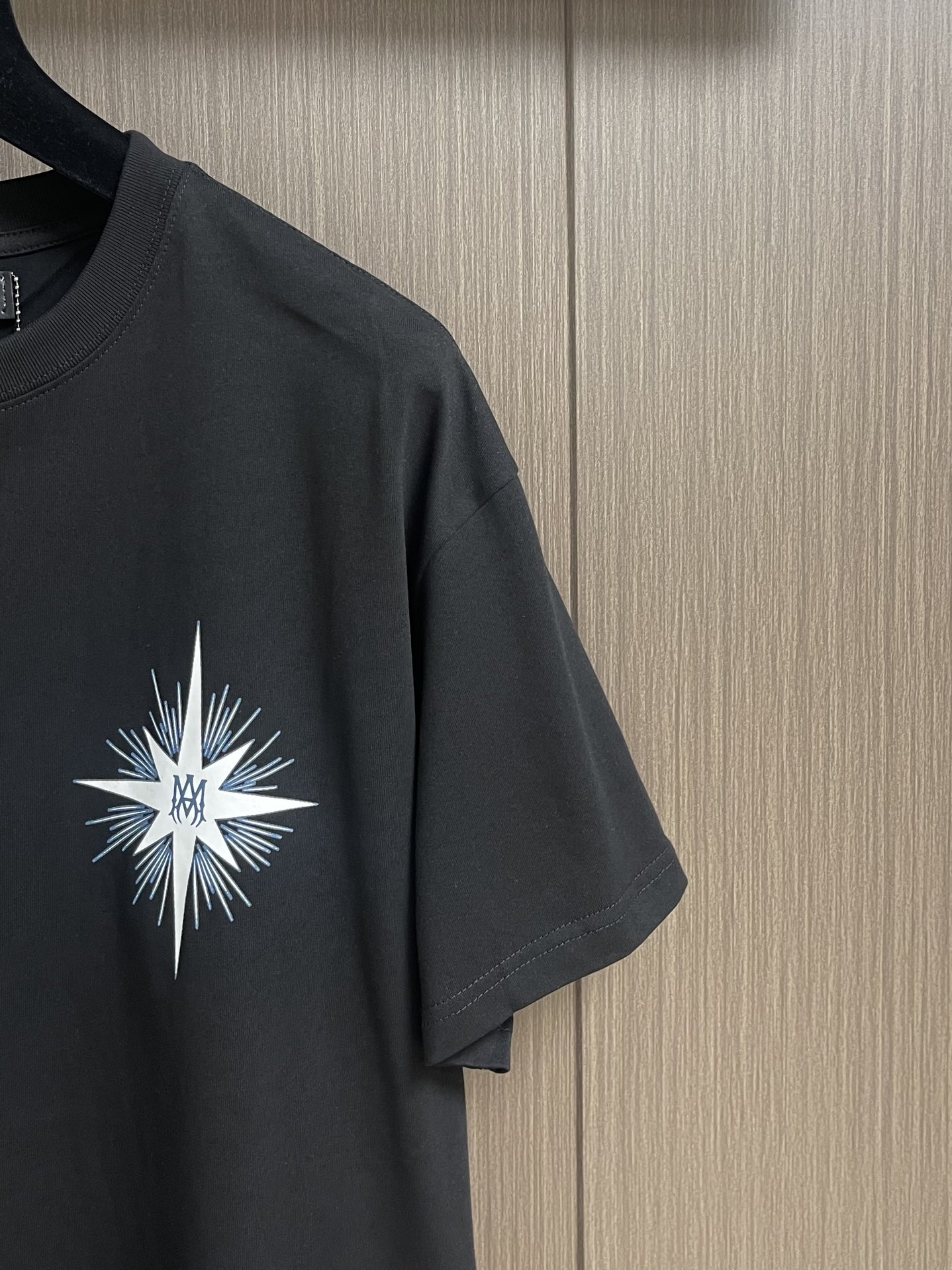 Title: “504AMIRI 2025SS Summer T-shirts: New Star Manlogo Printing & Heavy Fabric, Xinjiang Cotton, S-XL Sizes” Summary: 504AMIRI - 图片 4