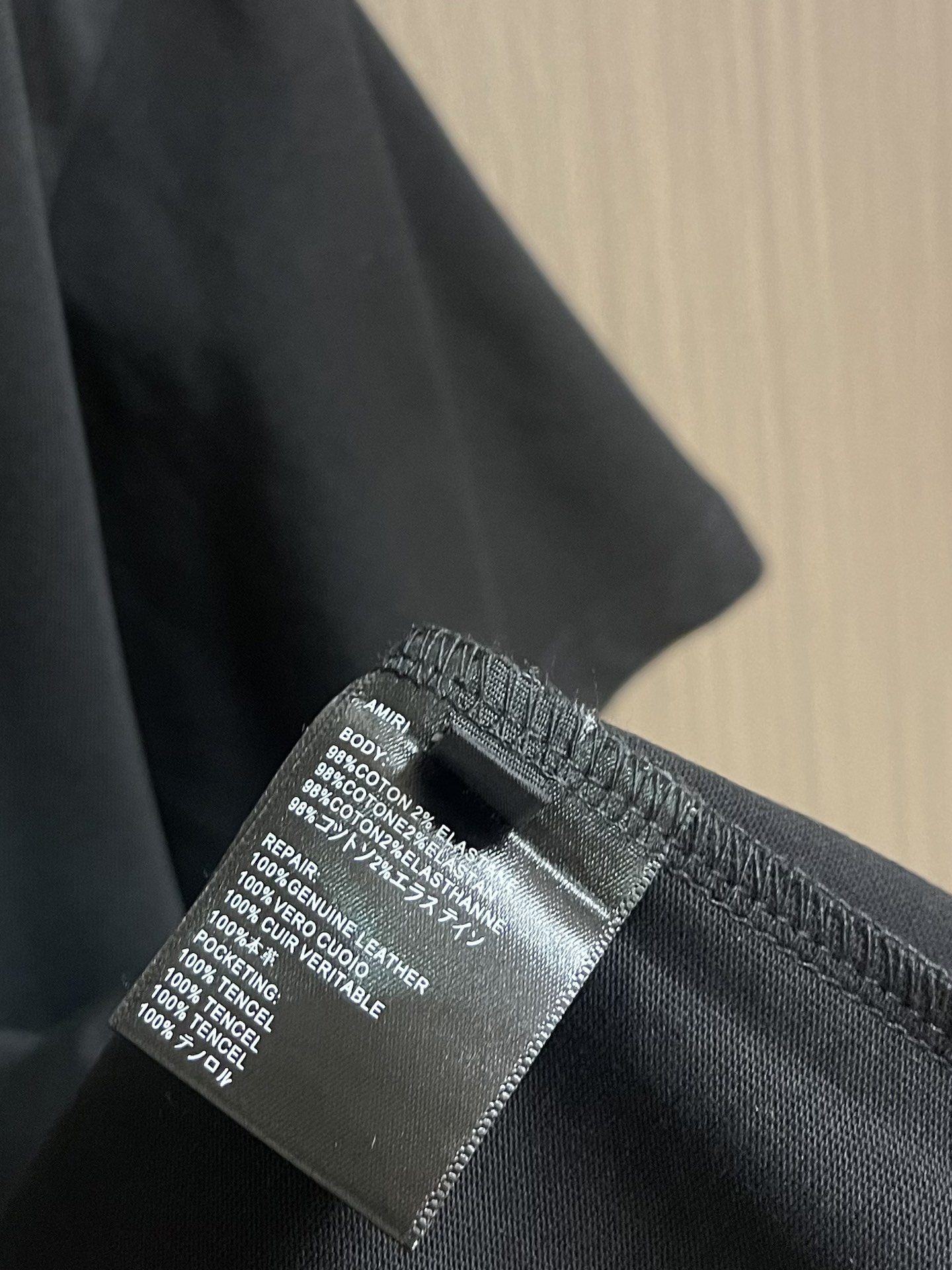 “Amiri Retro-Mark T-Shirts: High-End Beauty Street Fashion in Knitted Cotton Fabric, Natural Comfort, Double-Edged Collar Design” - 图片 9