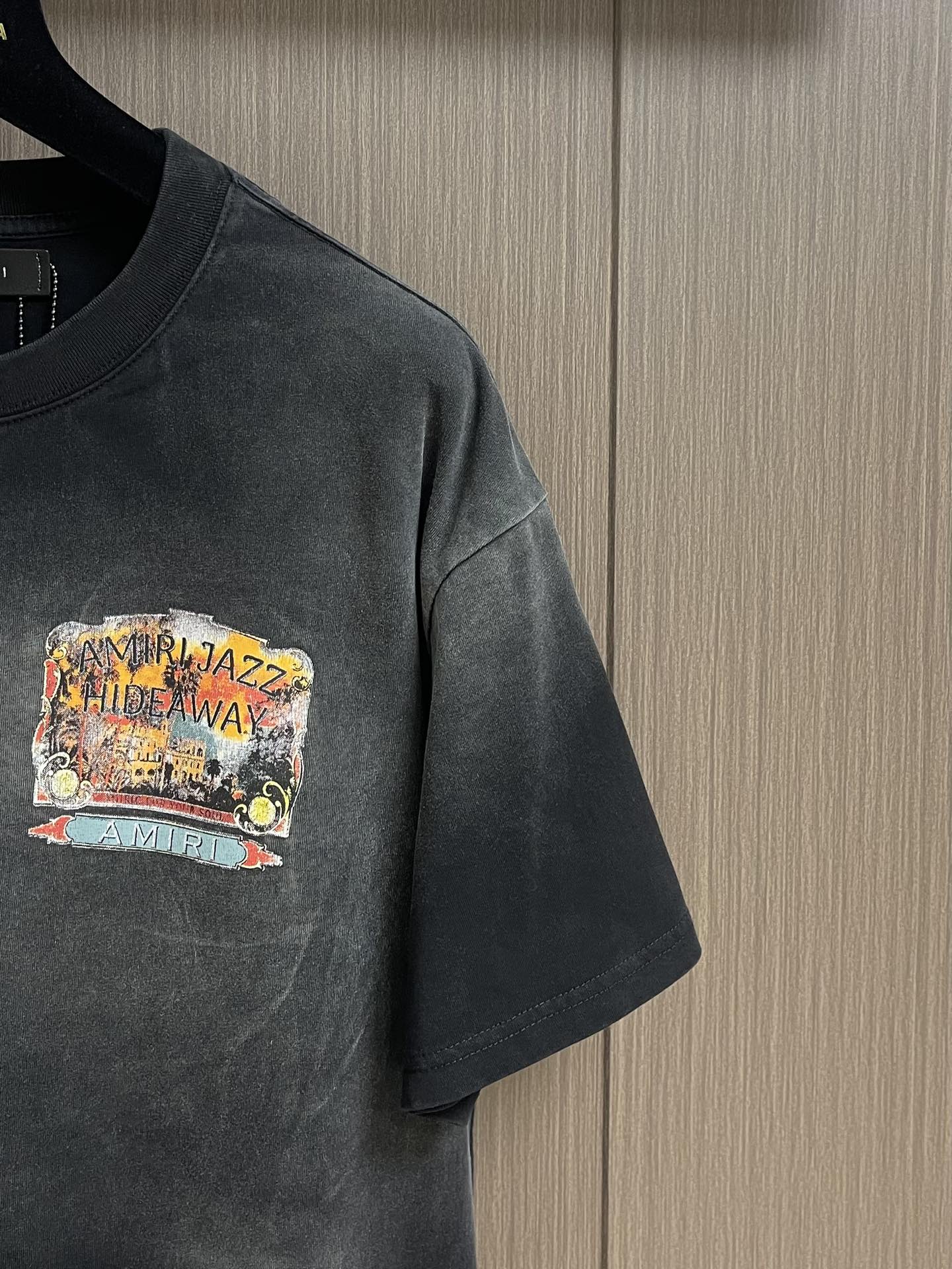 “High-End Unique Short Sleeve T-Shirts in Knitted Cotton Fabric with Faded Retrospect Mark Prints” - 图片 4