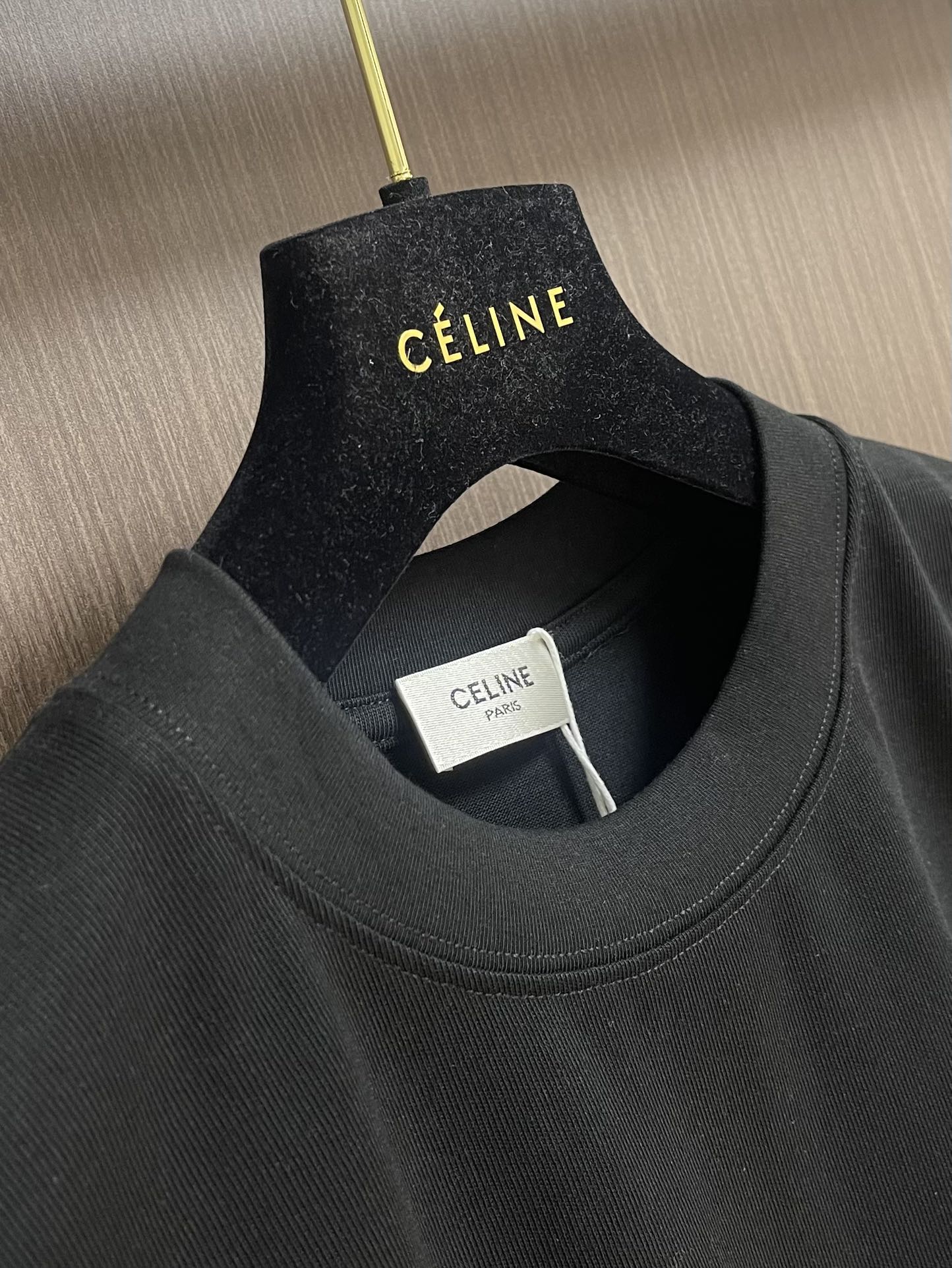 “552Celine Logo T-Shirts: Imported Liquid Amino Fabric, Soft & Comfortable, Sizes S-XL” - 图片 6