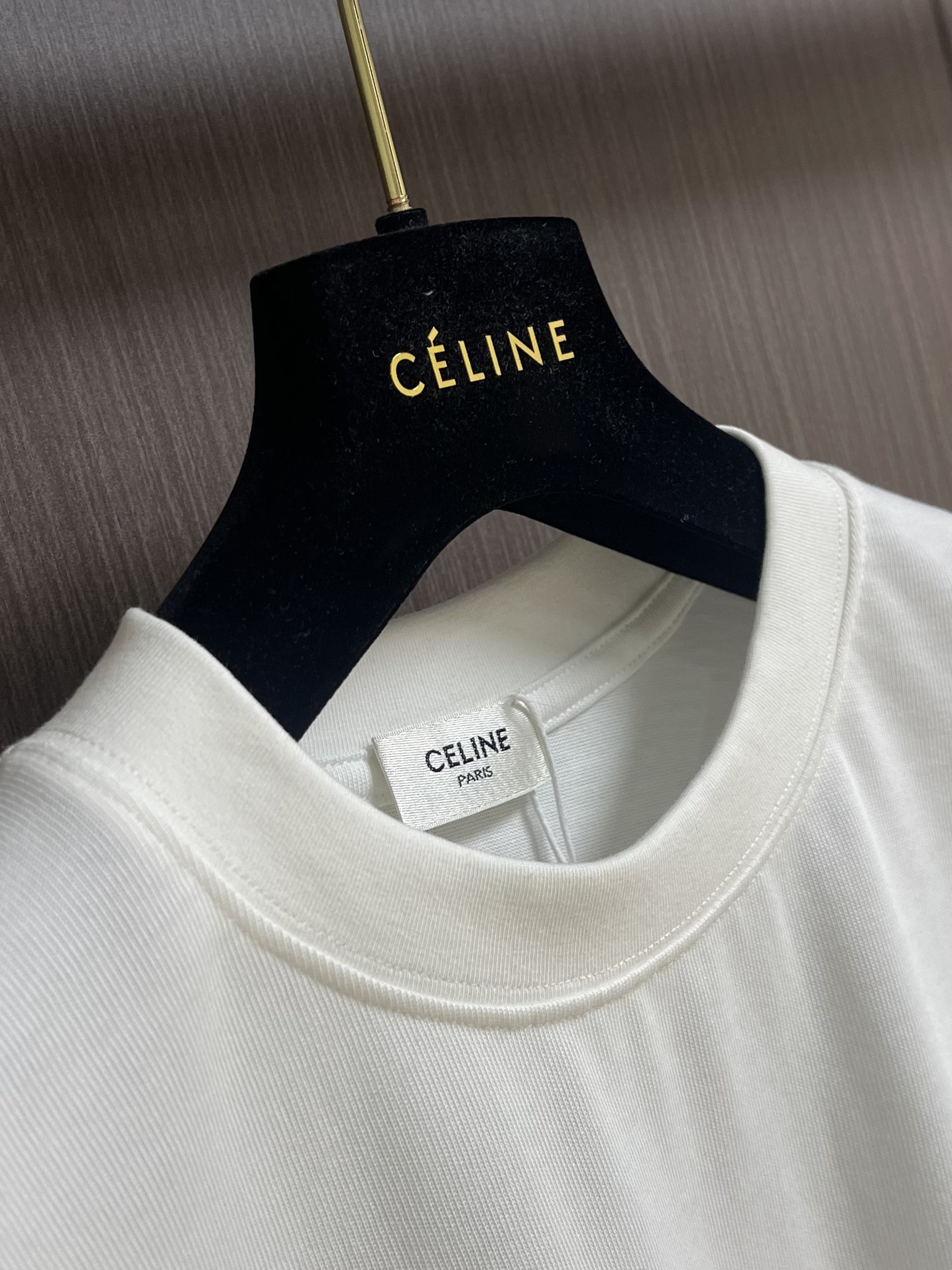 “552Celine Little Logo T-Shirts: Imported Custom Fabric, Soft & Comfortable, Sizes S-XL” - 图片 6