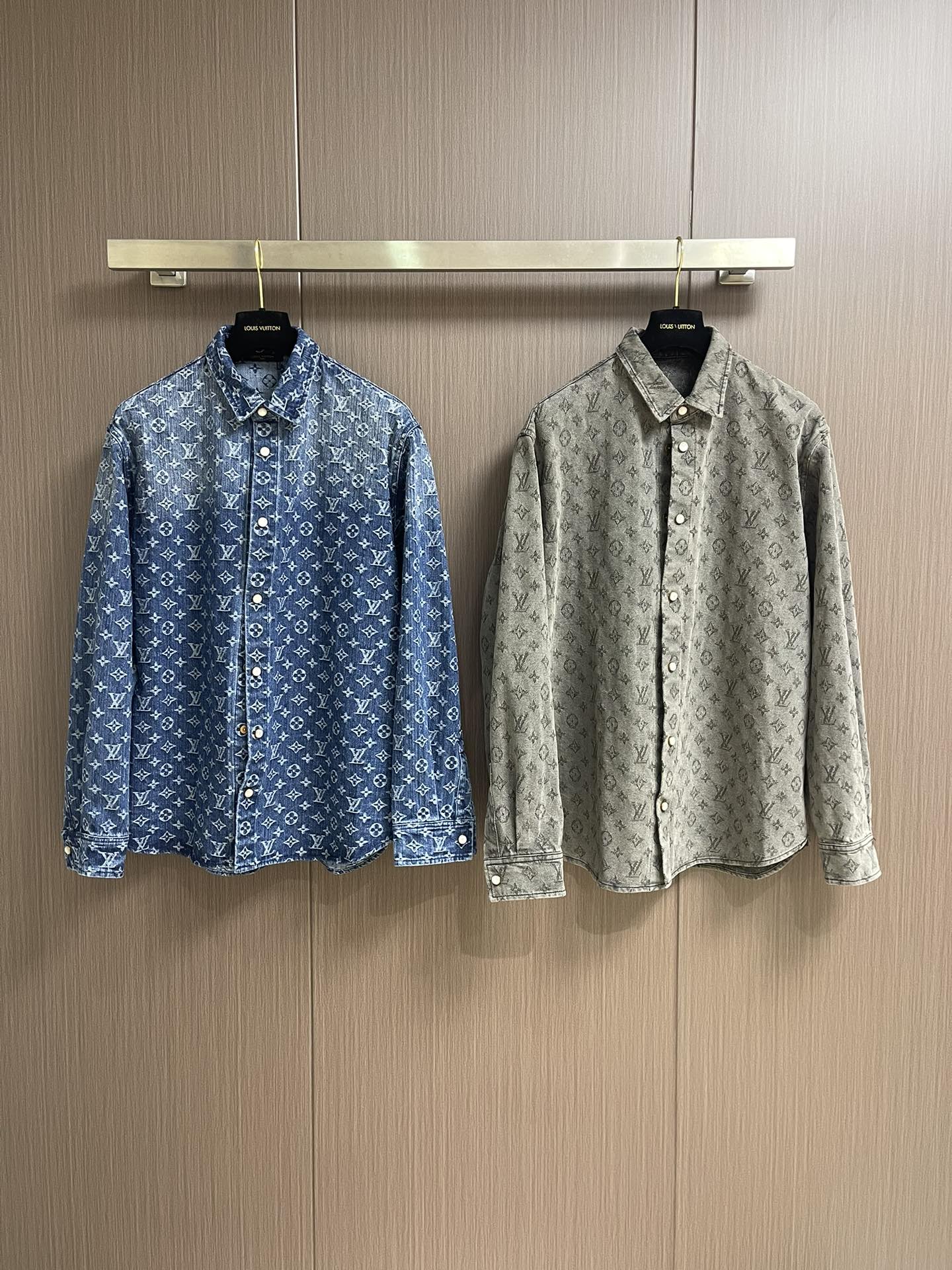“Stylish 816LV 2025s Cowboy Coats with Monogram Drawings for Autumn and Winter” - 图片 3