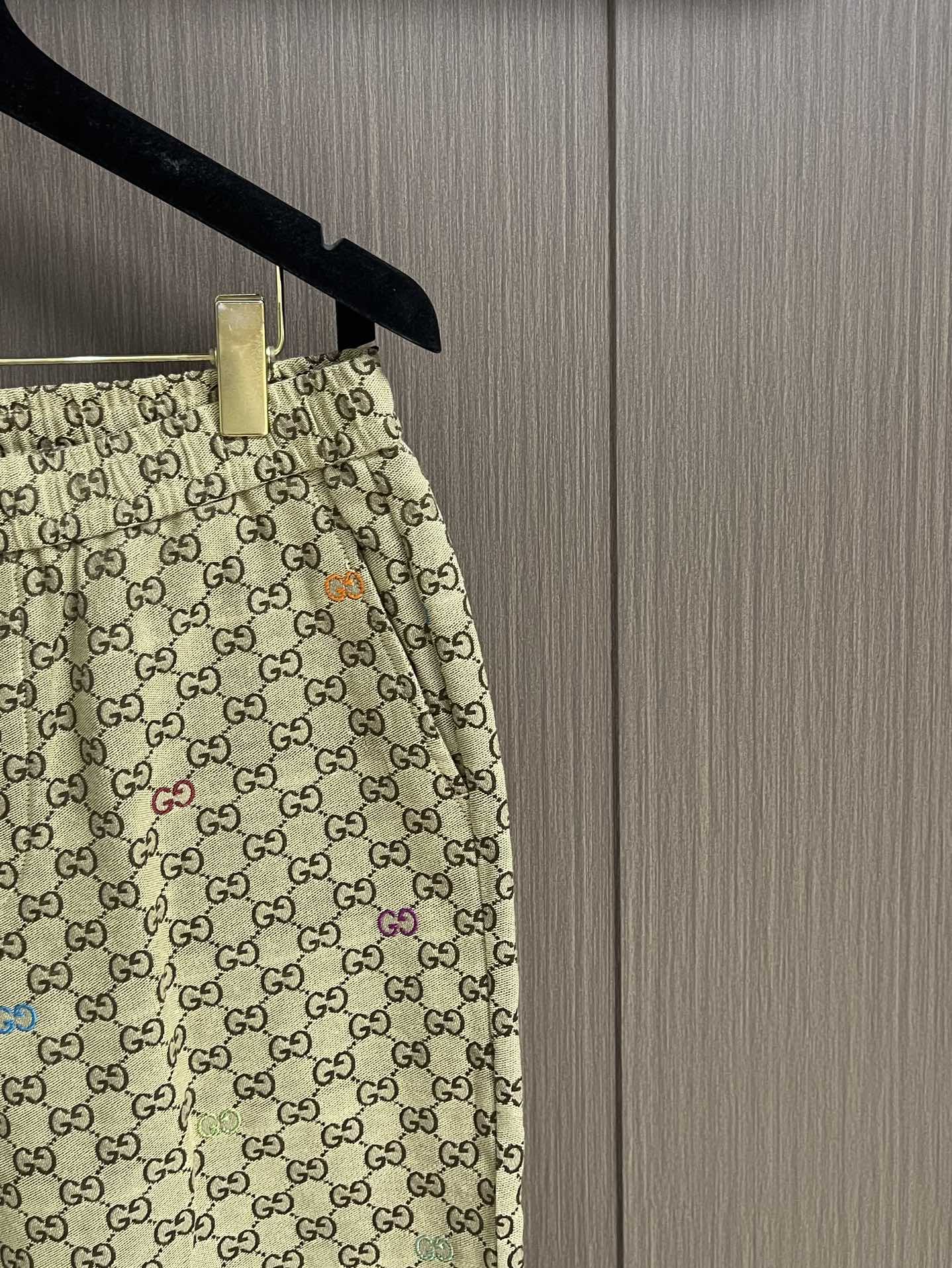 Gucci Camel-Colored GG Canvas Pants: Autumn 2025 Series Integration Test and Quality Charisma - 图片 4