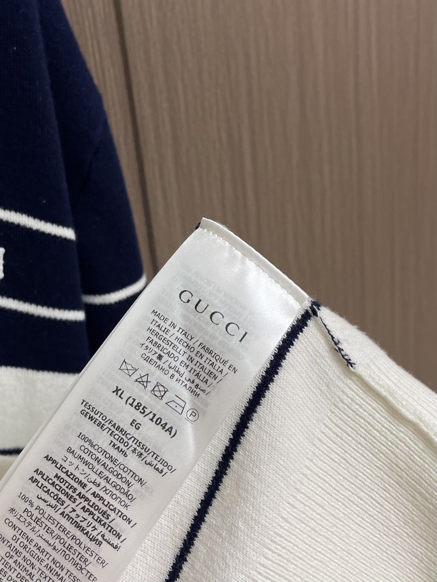 “GUCCI 2025ss V-Shirt: Strip-Tip-Weaving Cotton, Color Knitting, Comfortable Fit, Handcrafted Embroidery | Sizes S-XL” - 图片 9