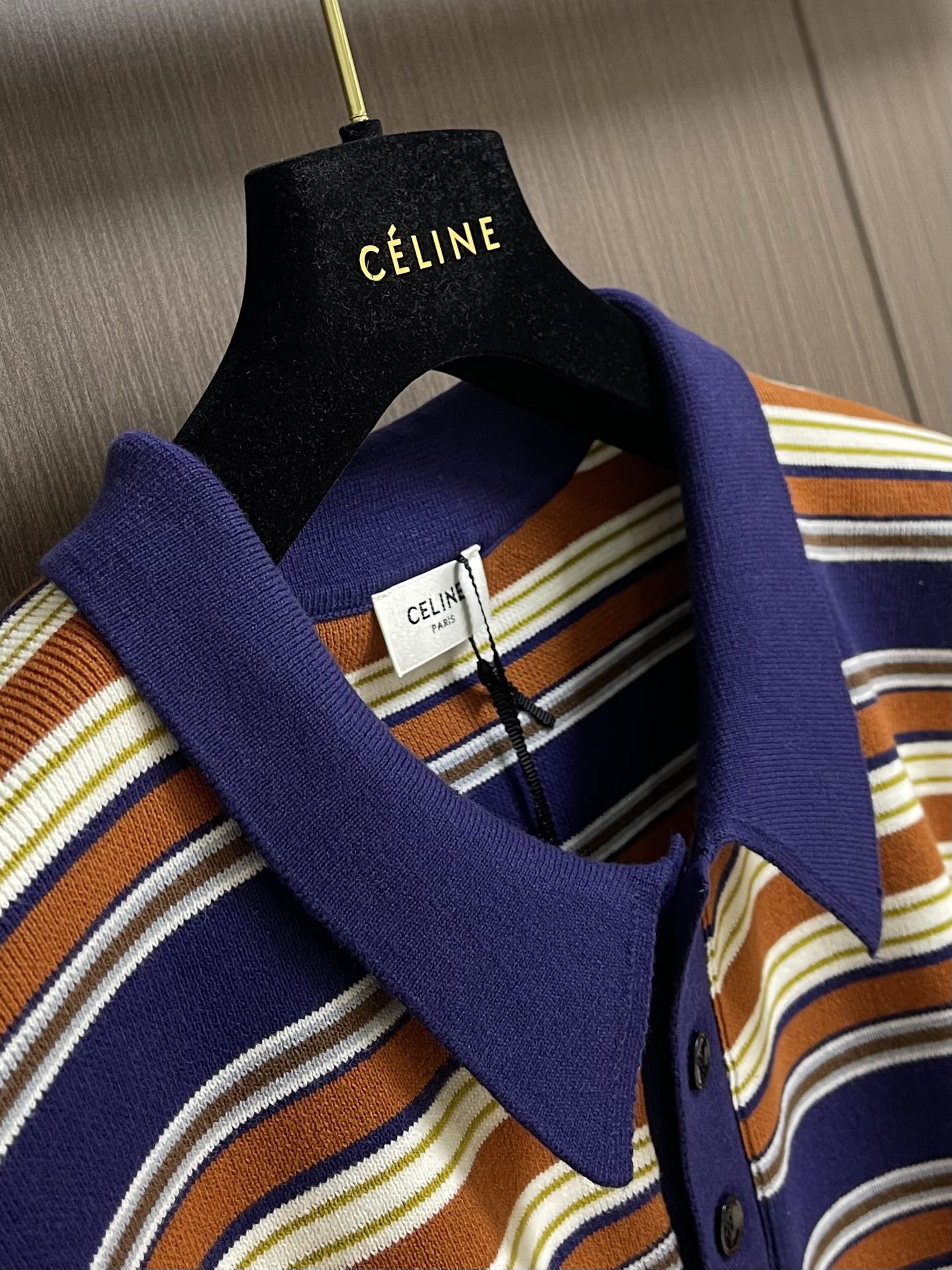 “756Celine 2025 Long Sleeve Polo: Custom Fabric, Embroidery, High-Quality Ready Clothes in S-M-L Sizes” - 图片 3