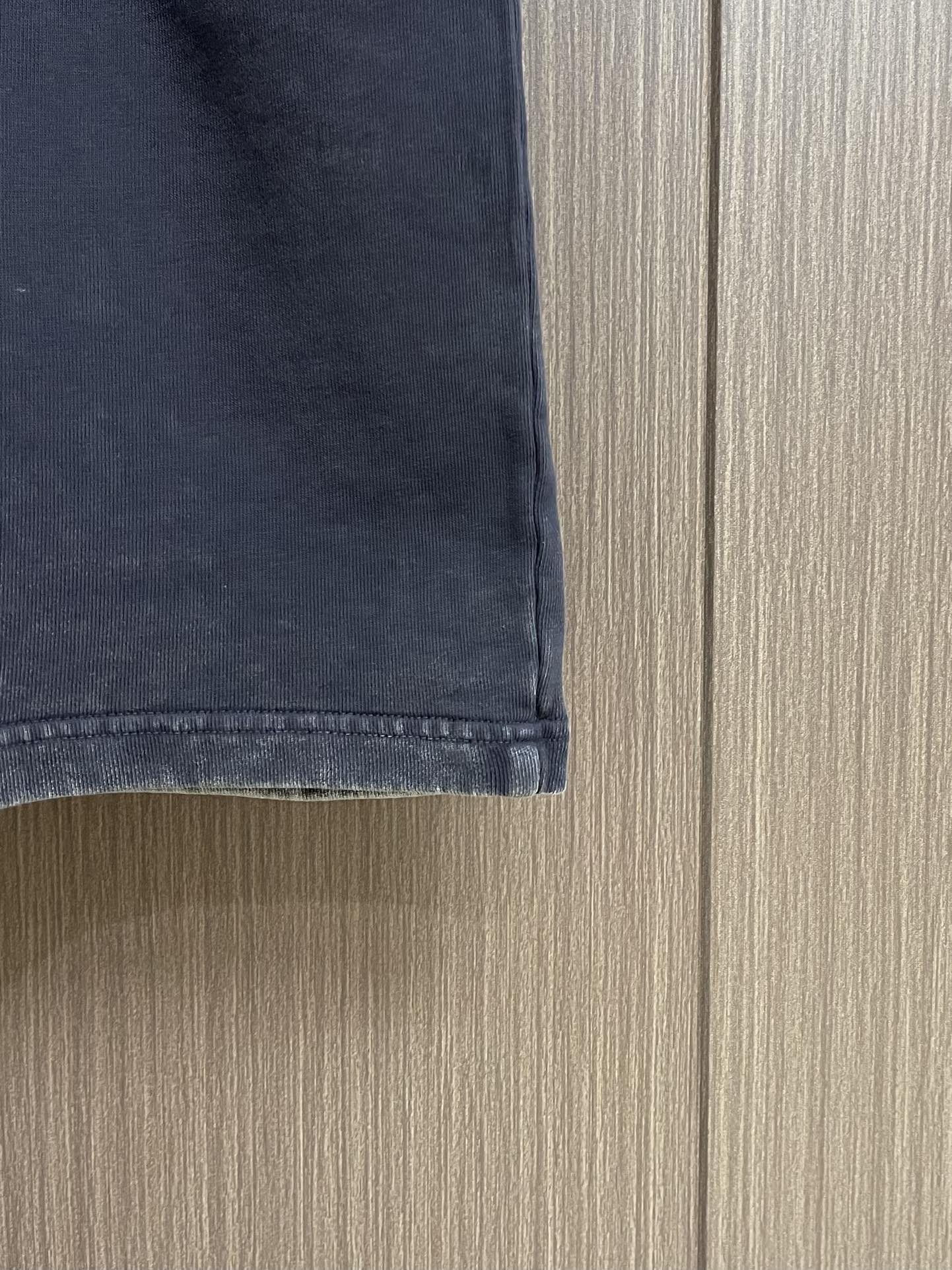 Palenciaga Rubber Logo Shorts: Customized Cotton-Crunches with 3D Branded Logo for Retro Style and Comfort - 图片 8