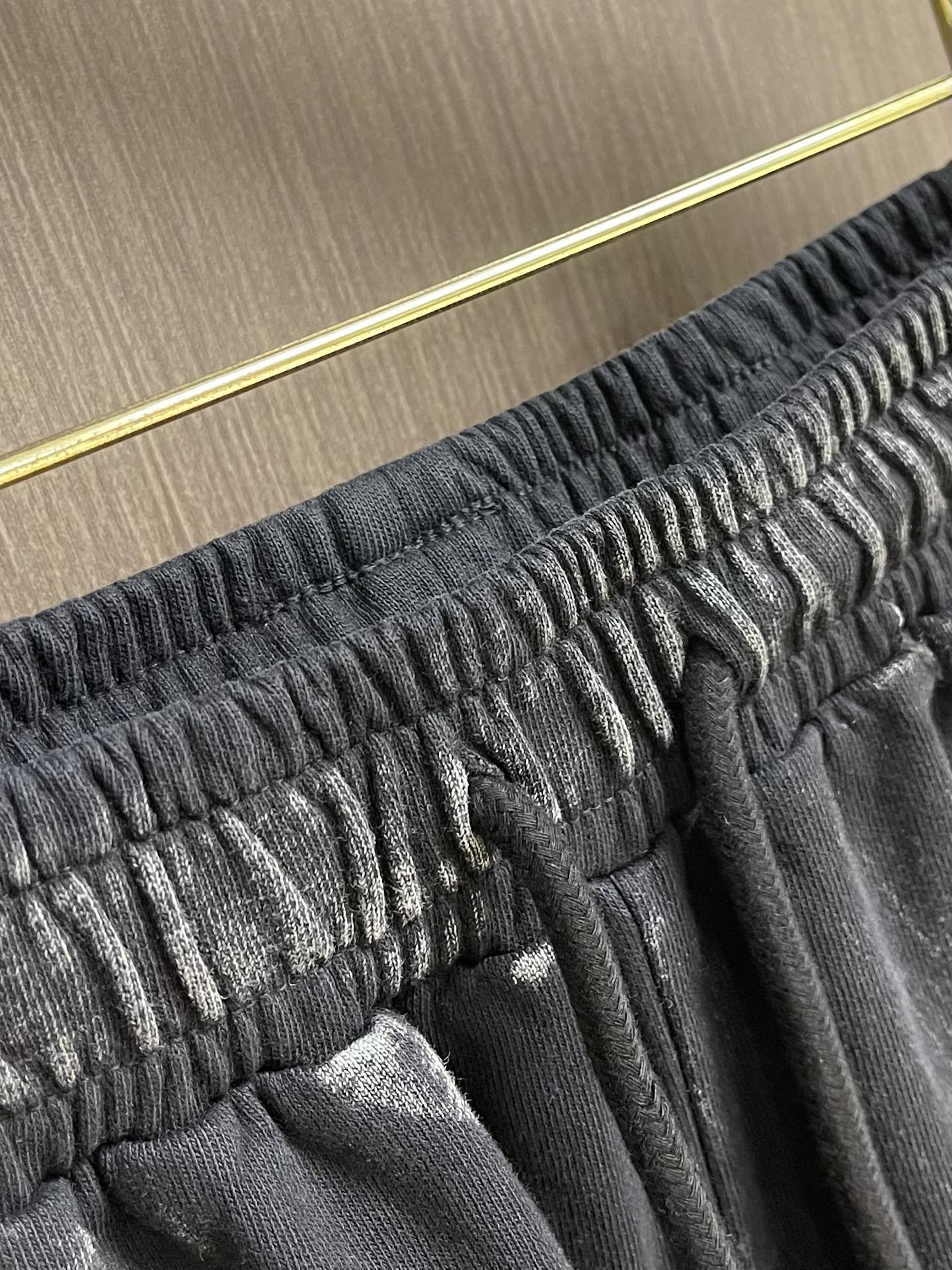 Customized Balenciaga Letters Logo Cotton Shorts with Retrogenic Effect – Size S-XXL - 图片 5
