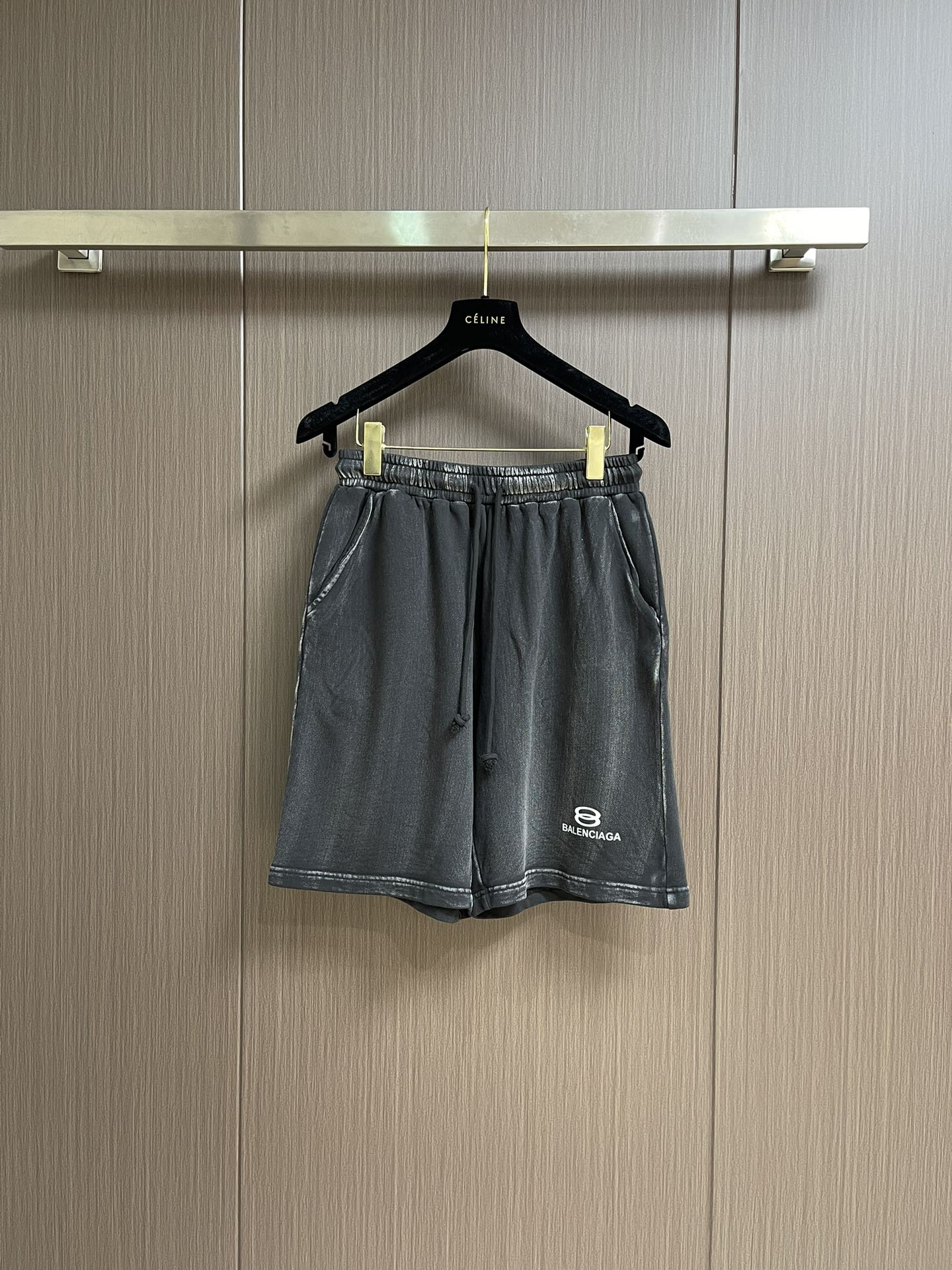 “Balenciaga Logo Customized Cotton Shorts with Retrogenic Effect, High Temperature Treatment, and Multi-Style Matching” - 图片 1