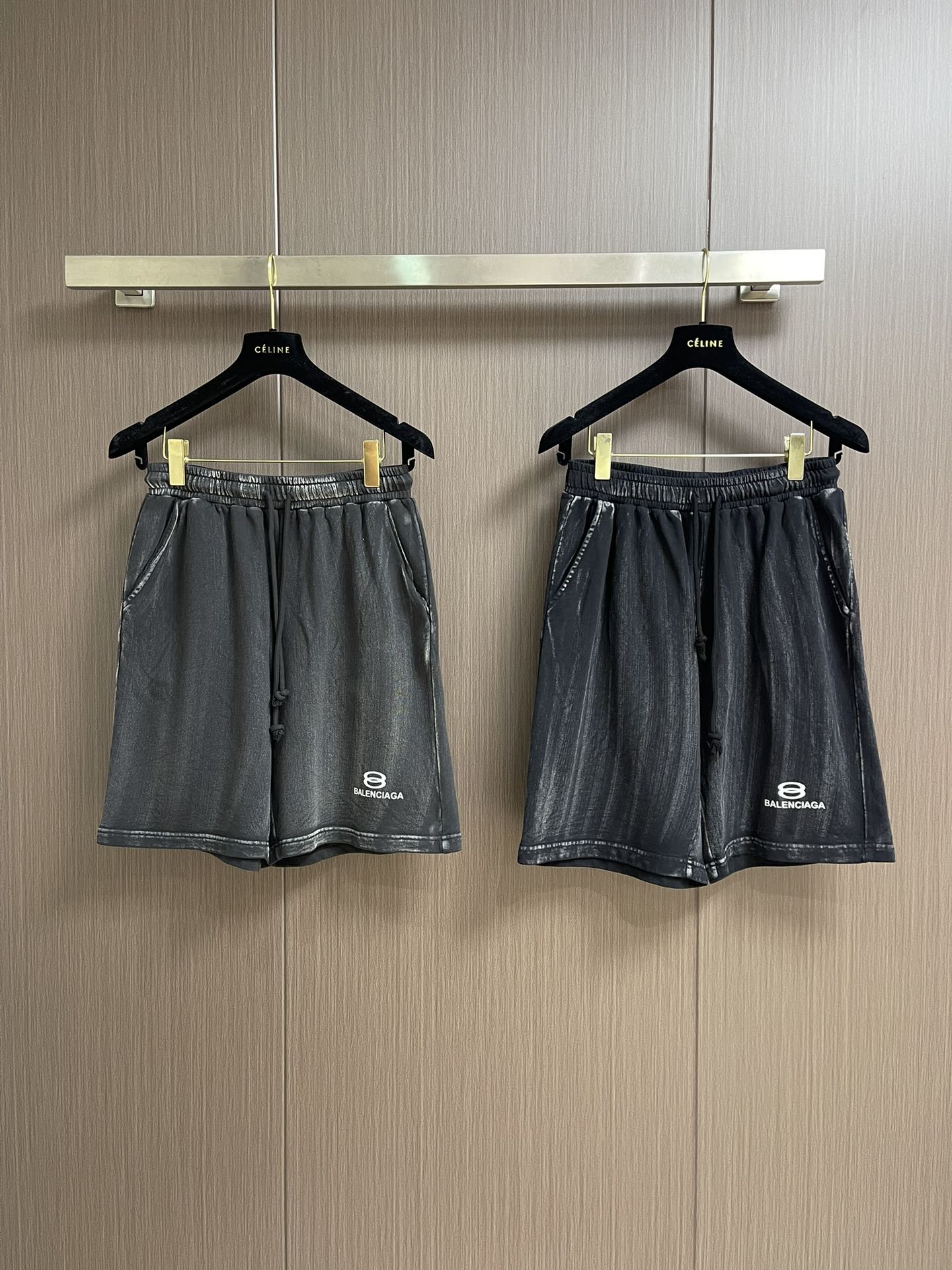 “Balenciaga Logo Customized Cotton Shorts with Retrogenic Effect, High Temperature Treatment, and Multi-Style Matching” - 图片 3