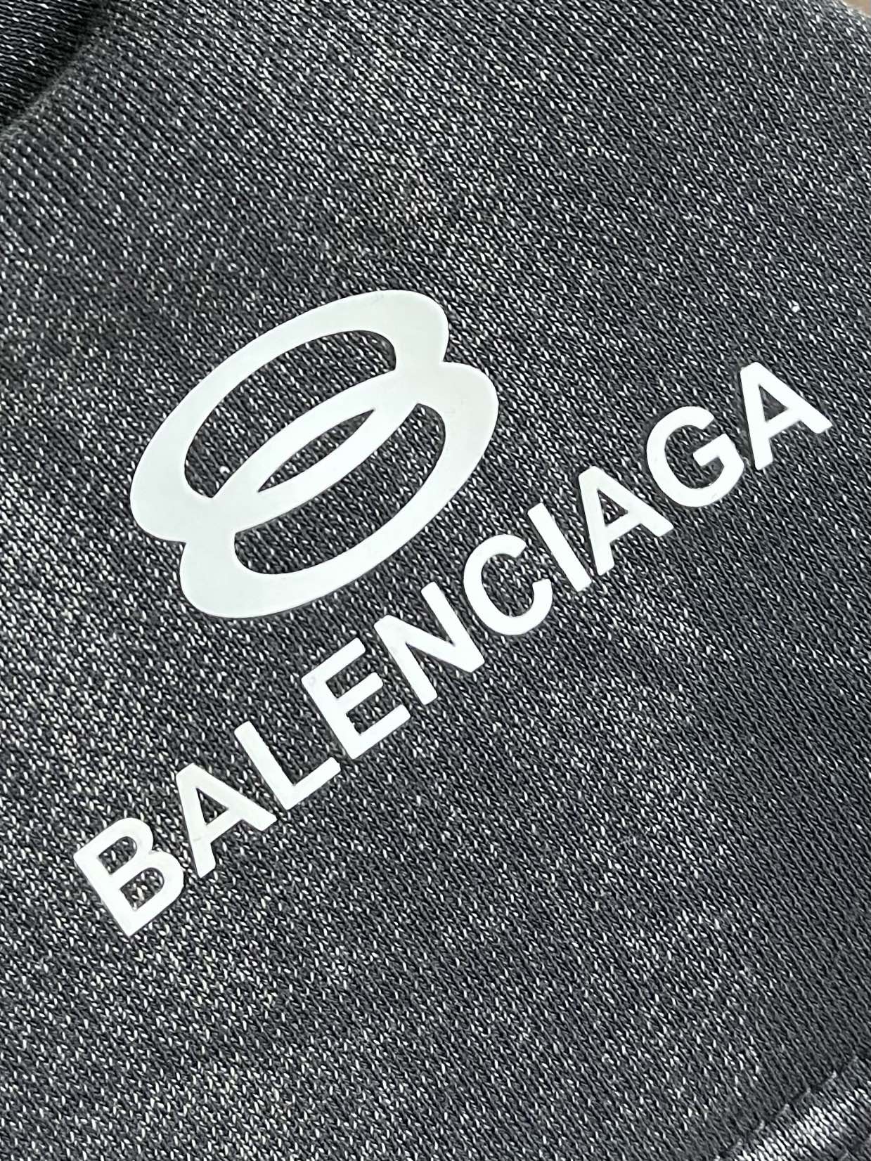 “Balenciaga Logo Customized Cotton Shorts with Retrogenic Effect, High Temperature Treatment, and Multi-Style Matching” - 图片 9