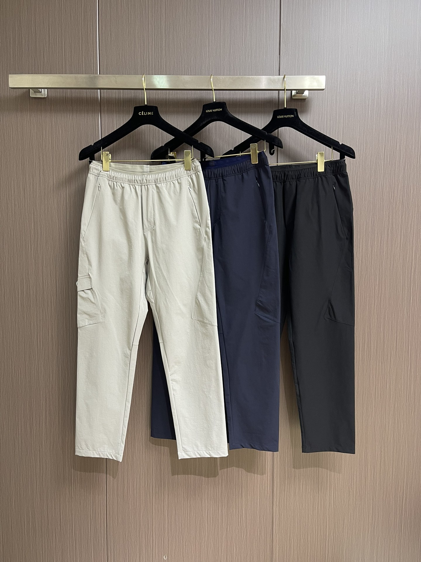 Title: Prada 2025s Sport-Recreational Shorts Description Summary: Prada 2025s shorts in L-4XL with cozy fabric, double-sided pockets, ideal for leisure - 图片 3