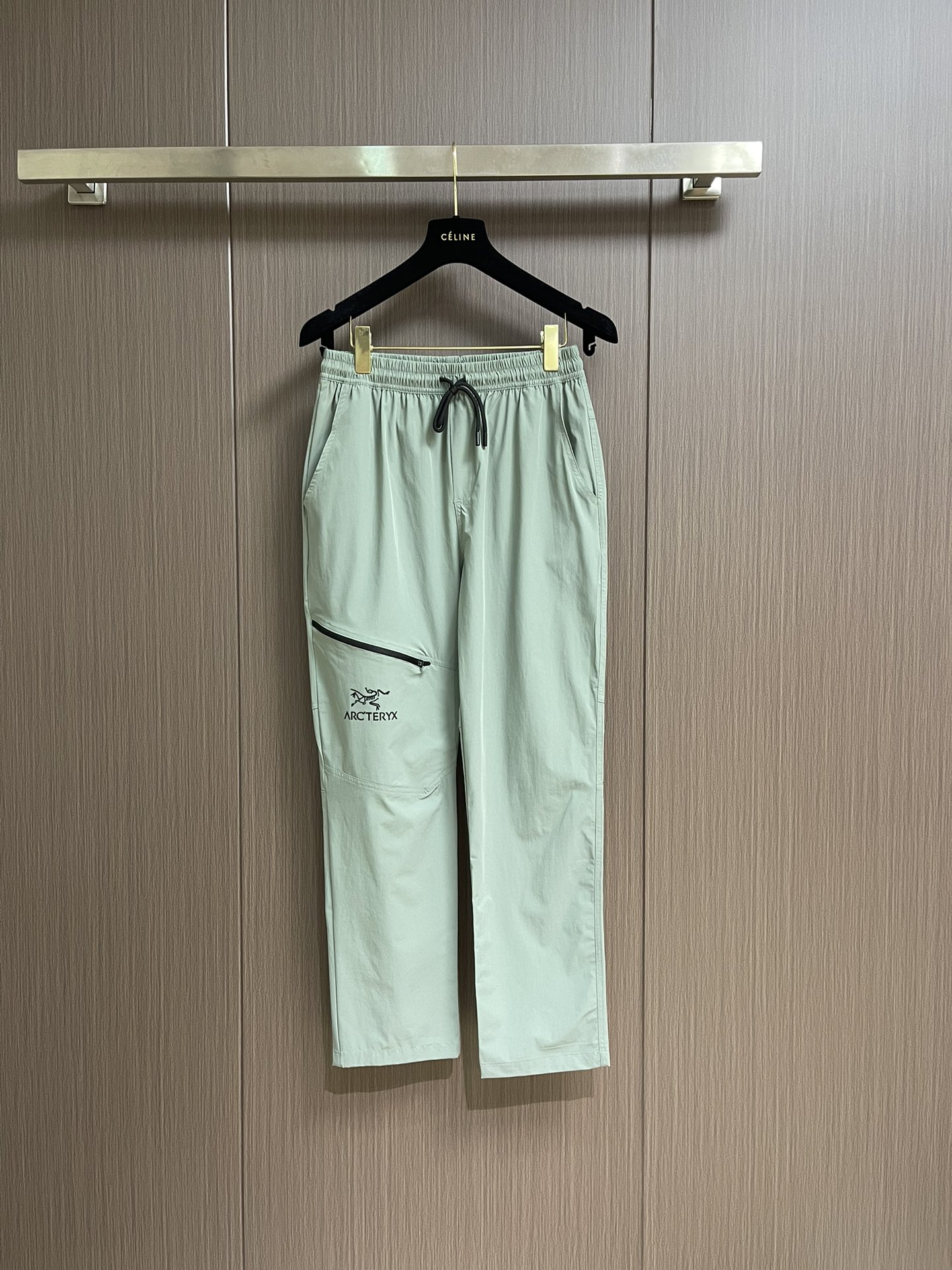 NO:490295,Aycteryx Archaeopteryx fw printed logo casual trousers high-end 32s double yarn 380g customer-supplied fabric, heavyweight fabric, custom pull-up ribbed same cylinder and dyed, three standards complete, same style for men and women. Size M-4XL, arc'teryx, alexander wang19860909Aycteryx 始祖鸟 fw 印花logo休闲卫裤 高端32s双纱380克客供面料,重磅面料 定制拉架罗纹同缸同染 三标齐全 男女同款.尺码M-4XL,arc'teryx,alexander wang,Men's clothing