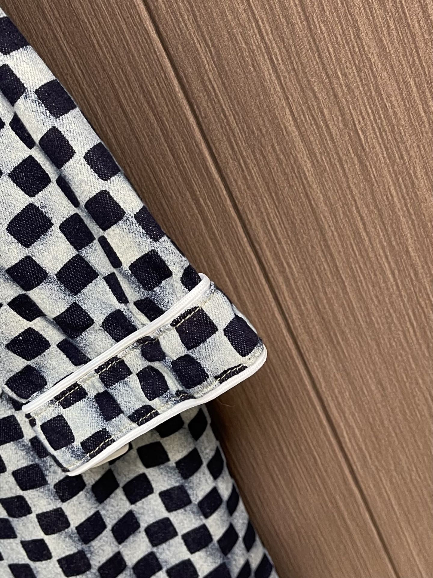 744LV x NIGO 2025SS Short-Sleeve Jacket: Organic Cotton, Mini-Damier Design, Pearl Buttons, Chest Pocket with Nails - 图片 7
