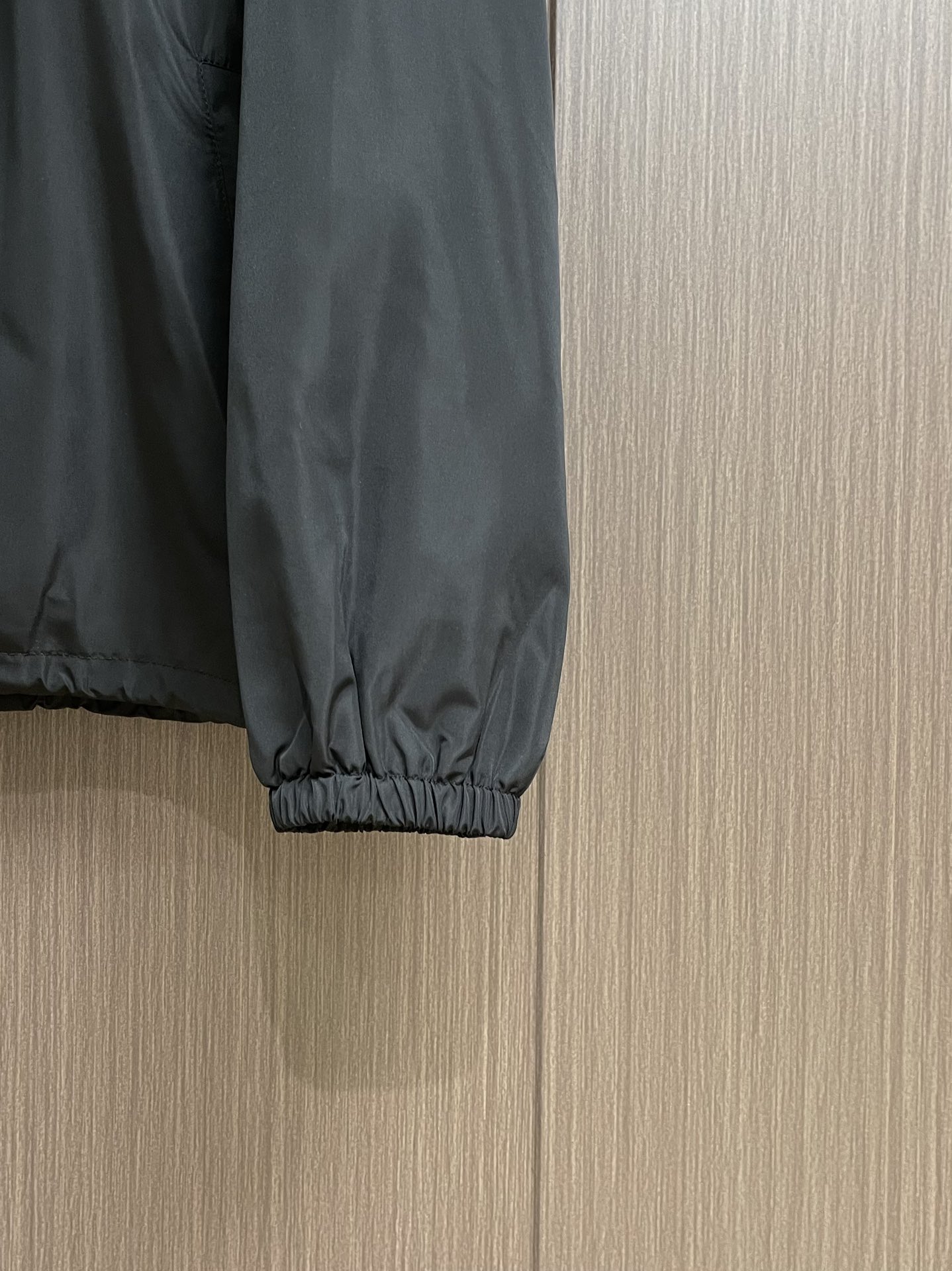 “High-Performance Saint Laurent YSL Stamped Hood Jackets: Durable, Stylish, and Comfortable in Copper Ammonia Fiber Blend” - 图片 7