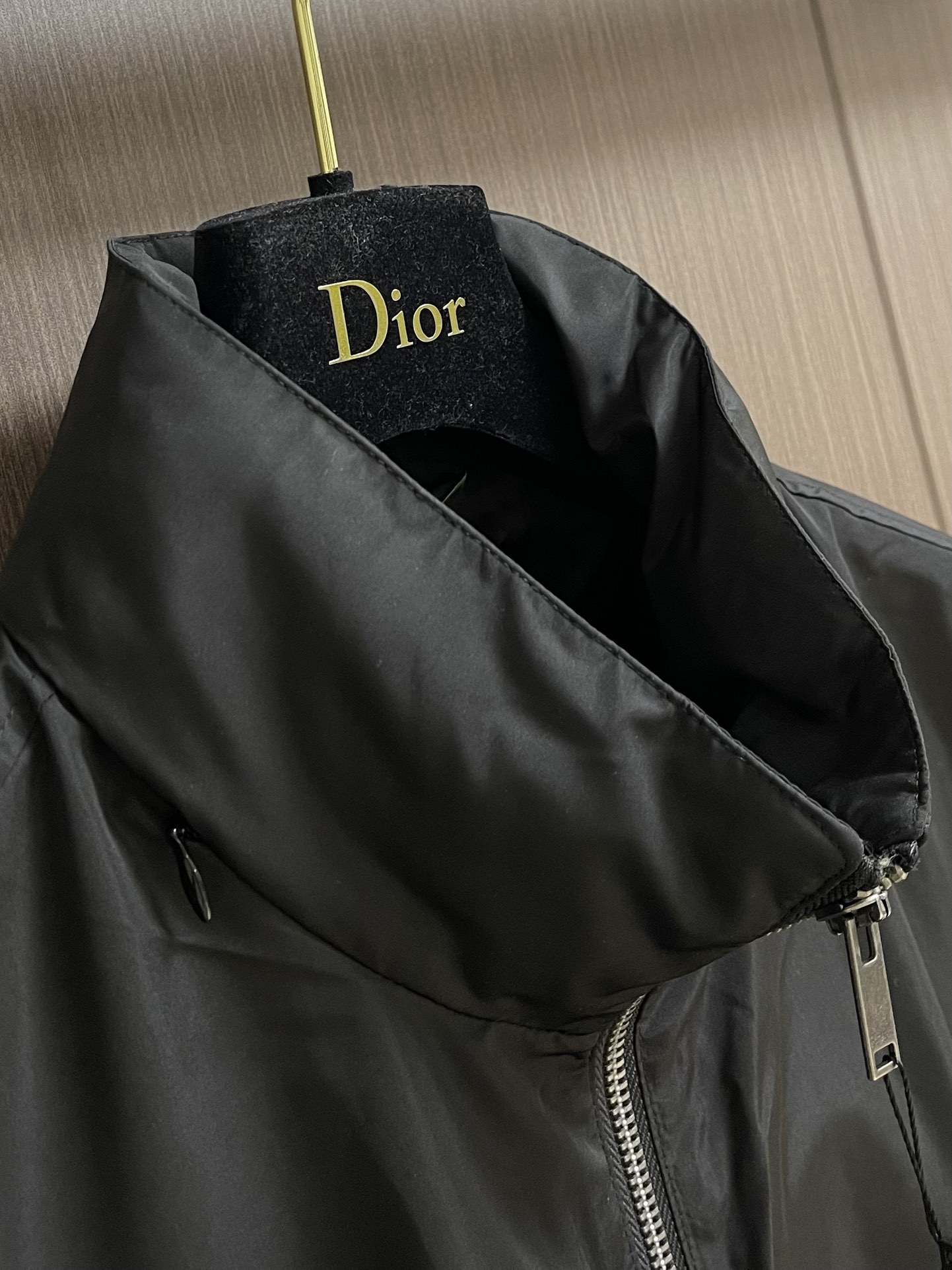 “High-Performance Saint Laurent YSL Stamped Hood Jackets: Durable, Stylish, and Comfortable in Copper Ammonia Fiber Blend” - 图片 3