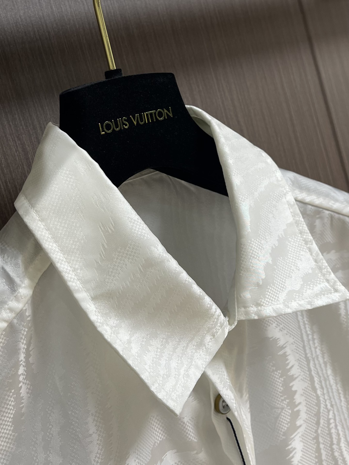 “780LV 2025s Cotton Long-Sleeved Shirt with Mini Monogram Wavgarte Muscles and Bello-Light Buttons” - 图片 3