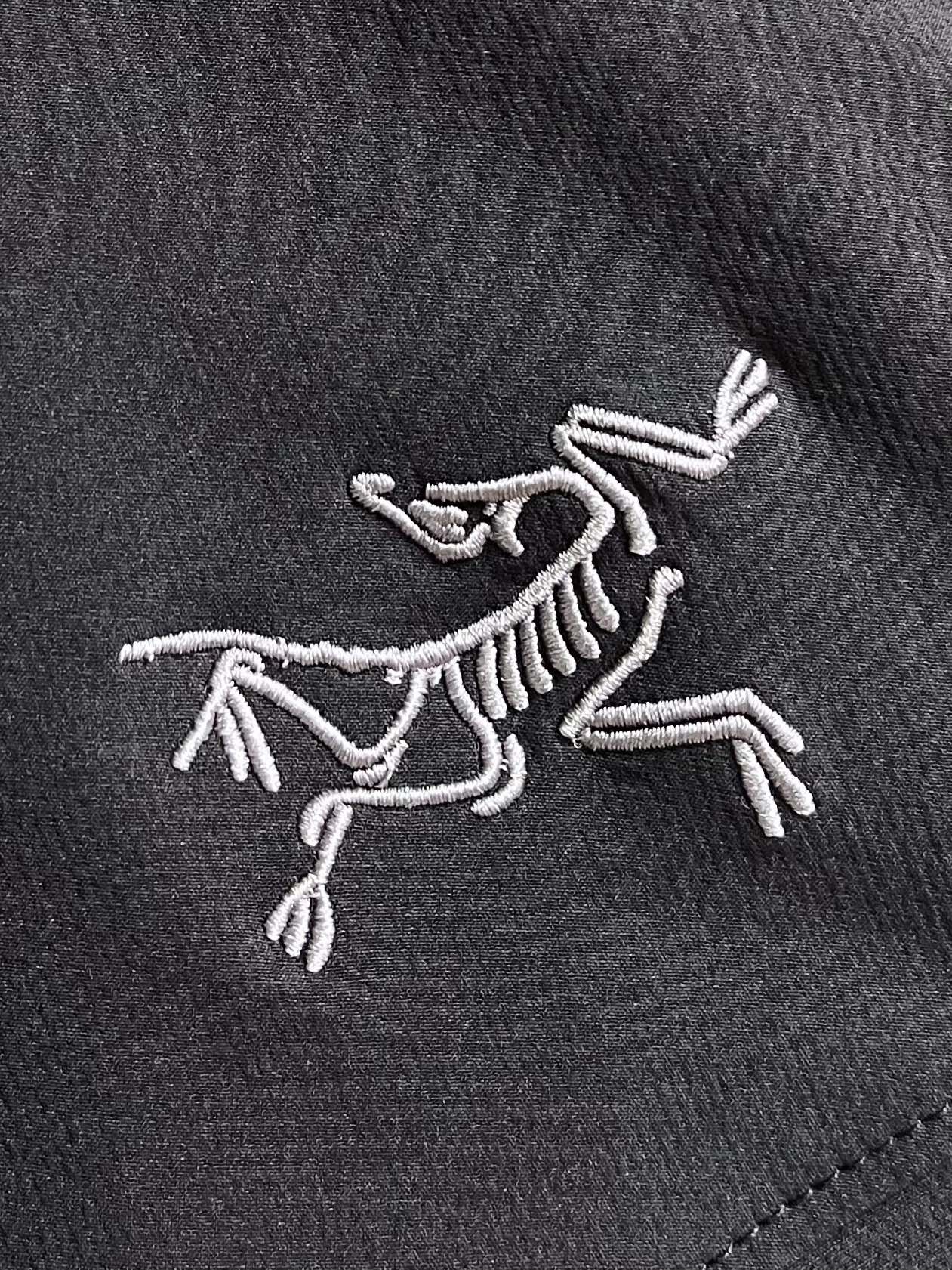 Title: Arcteryx Nodin Jacket Review: Lightweight Windproof Urban Shell Summary: Arcteryx Original Bird Nodin Jacket is a versatile windshell with high-quality materials and - 图片 5