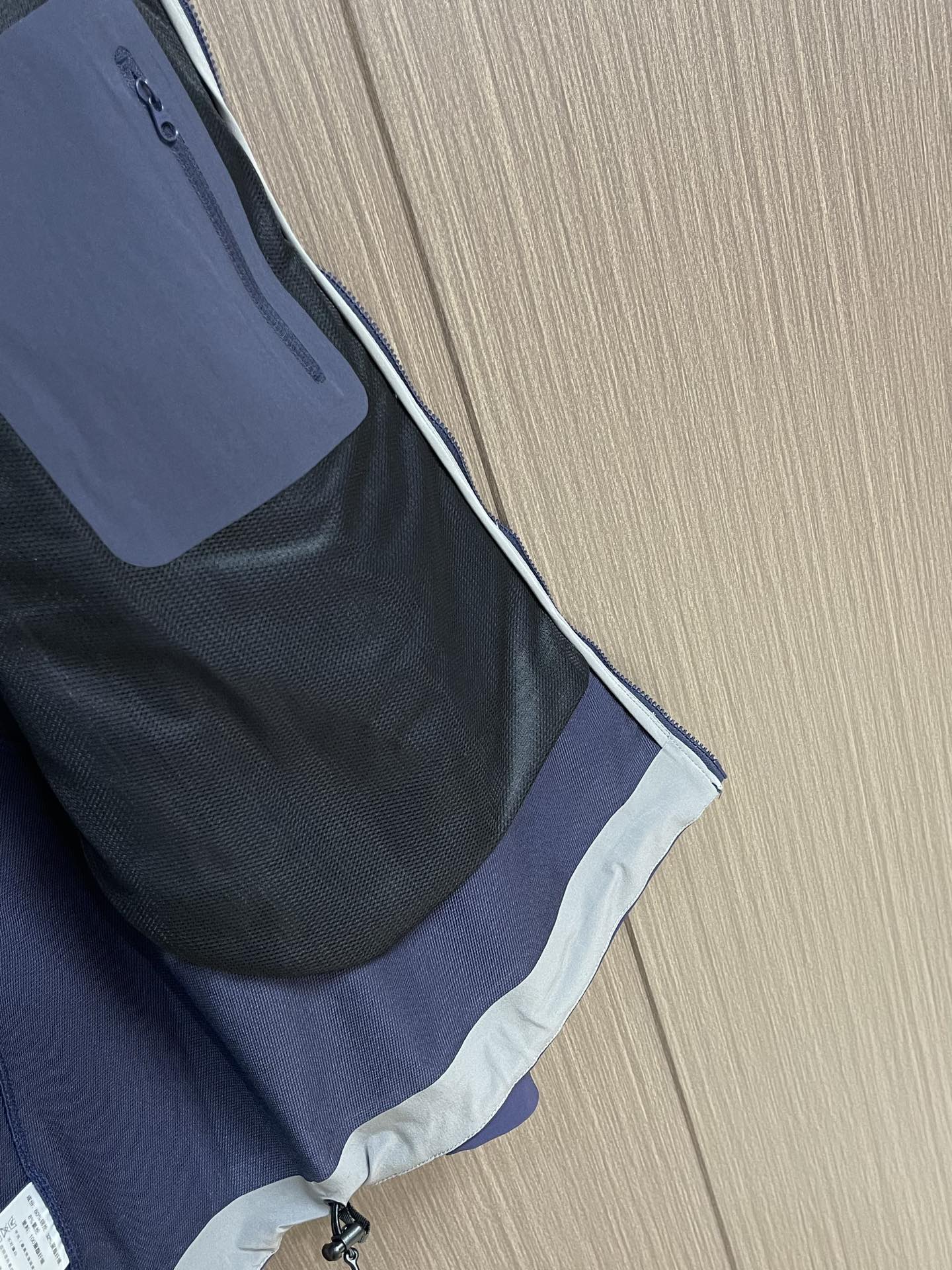 Title: Arcteryx Nodin Jacket Review: Lightweight, Windproof, and Stylish Urban Outerwear Summary: Arcteryx Nodin Jacket offers windproof, stylish design - 图片 8