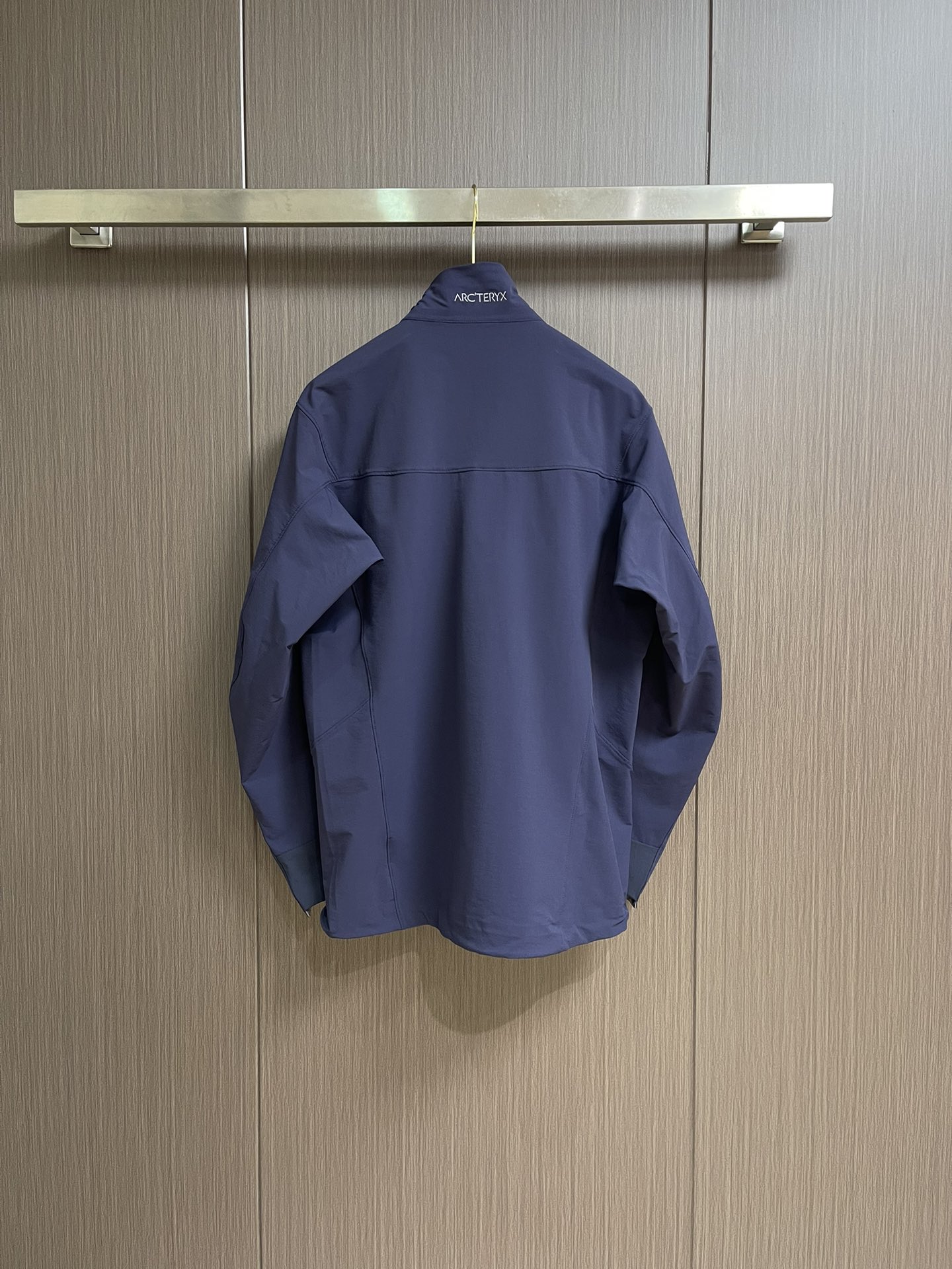 Title: Arcteryx Nodin Jacket Review: Lightweight, Windproof, and Stylish Urban Outerwear Summary: Arcteryx Nodin Jacket offers windproof, stylish design - 图片 2