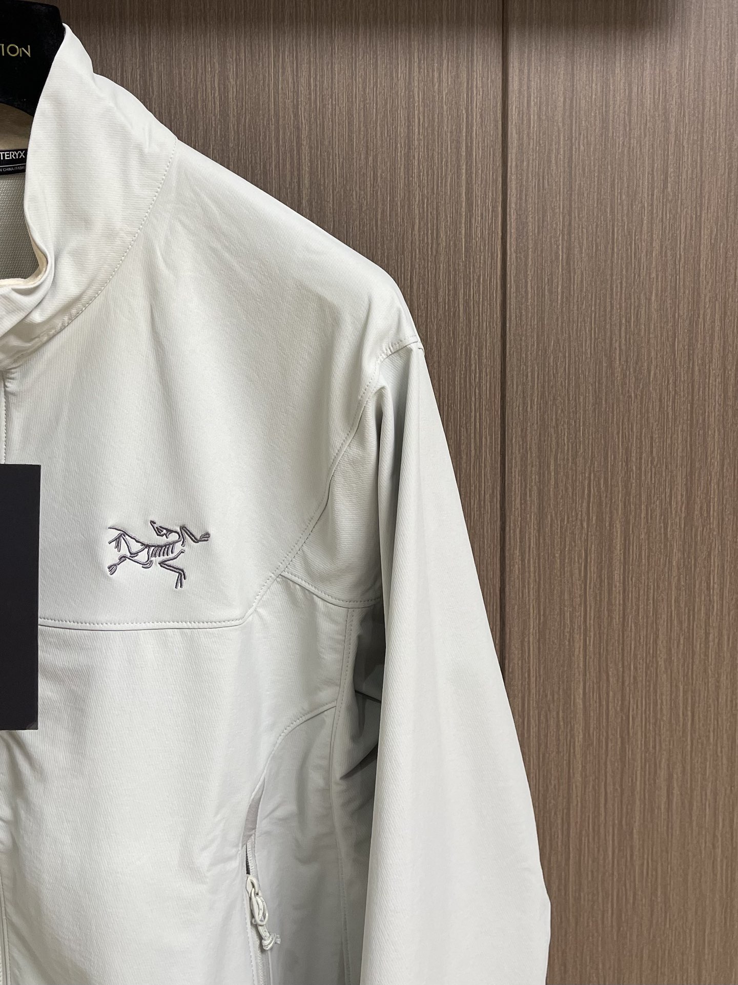 Arcteryx Nodin Series Windshell Jacket Review: Lightweight, Windproof, and Stylish - 图片 4