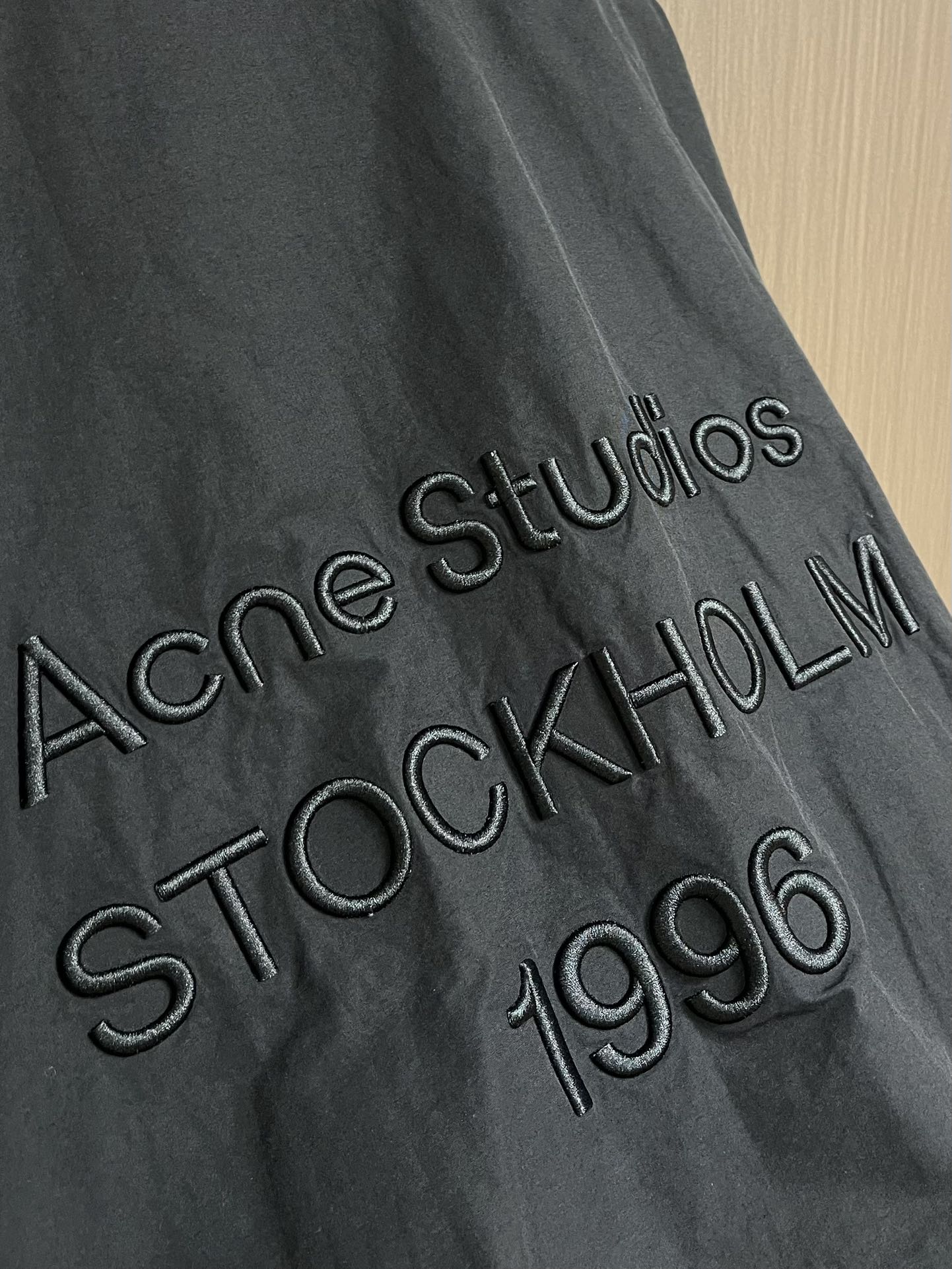 “Acne Studios 720 Series Review: Nordic Poetry-Inspired Clothing Collection” - 图片 5