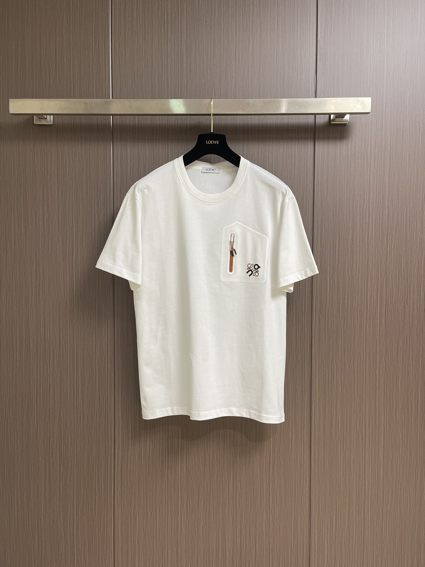 “864Loewe United 2025 T-Shirt Suit: Classic Weblogo Design, Comfortable 260g Cotton, Men and Women, M-3XL” - 图片 1