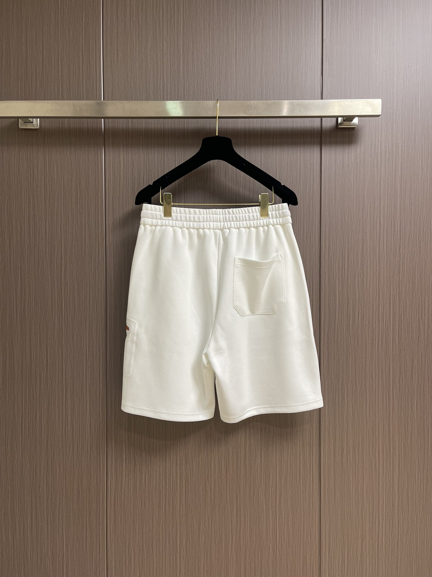 “864Loewe United 2025 T-Shirt Suit: Classic Weblogo Design, Comfortable 260g Cotton, Men and Women, M-3XL” - 图片 6