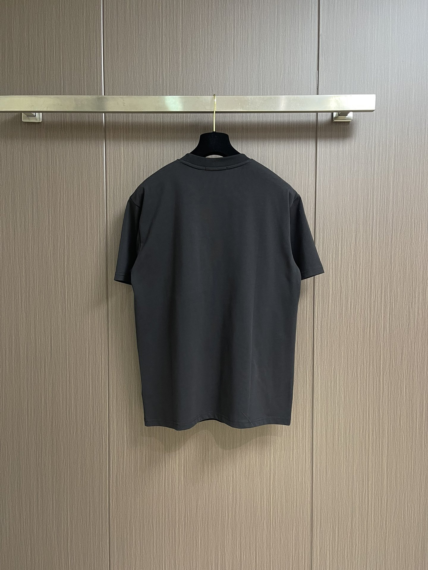 “864Loewe United 2025 T-Shirt Suit: Classic Weblogo Design in Comfortable 260g Pure Cotton Fabric” - 图片 2