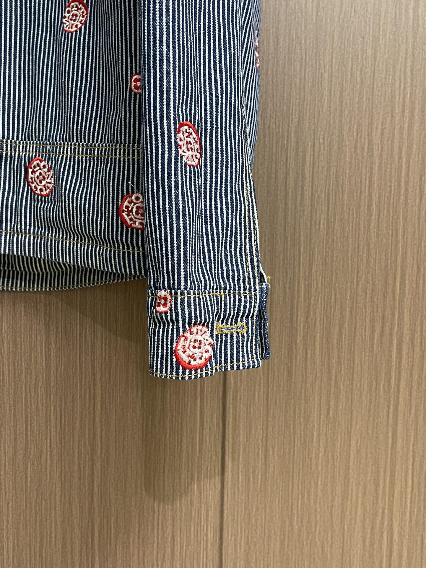 “LV 2025 Fall Winter Striped Jeans Kit by Pharrell Williams & Nigo: Japanese Elements & Dandy Style” - 图片 7