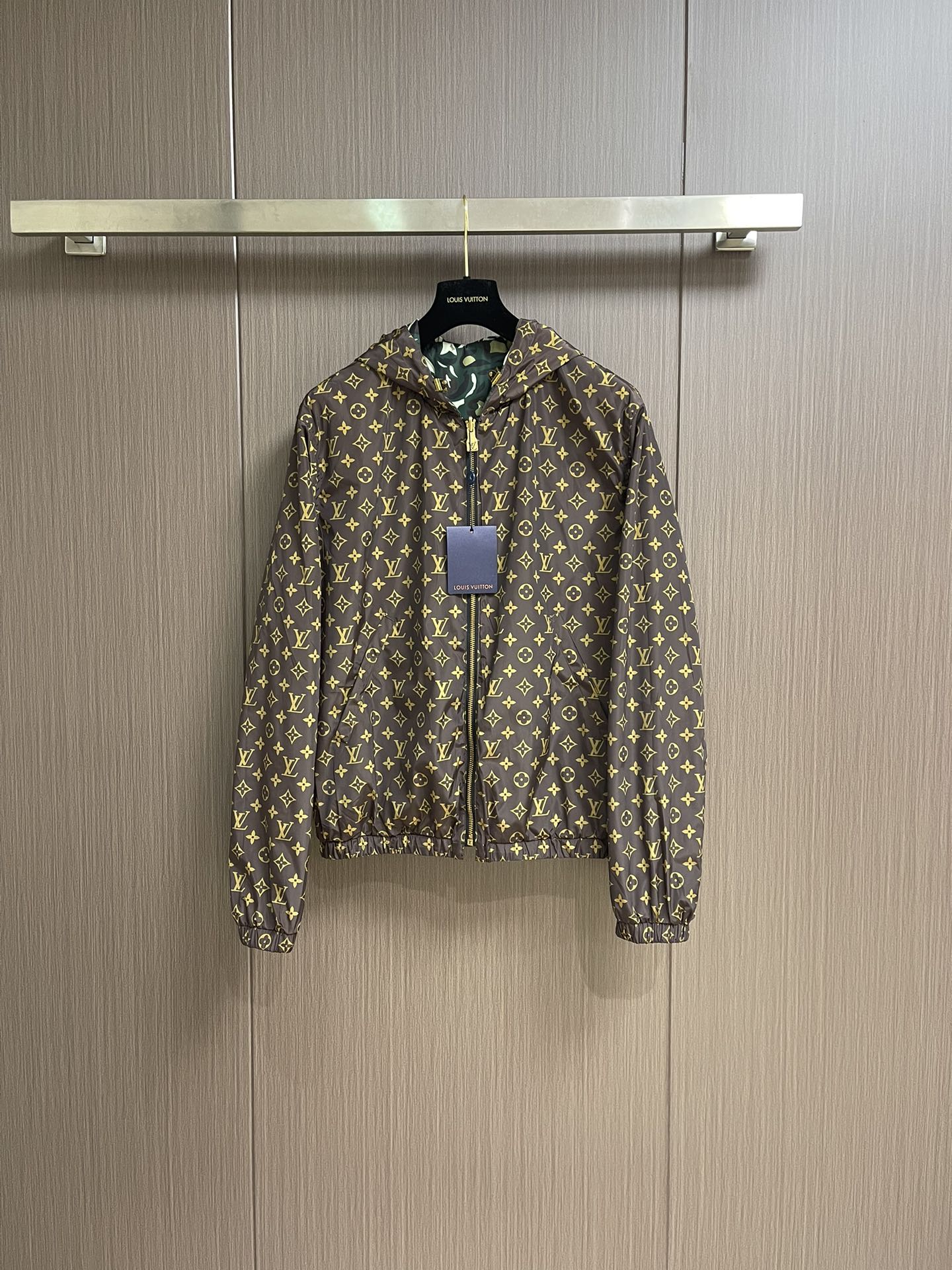 “High-Tech Water-Resistant Double-Faced Jacket with Classic Design | Tori Japan Customized Fashion for Urban Commuting”