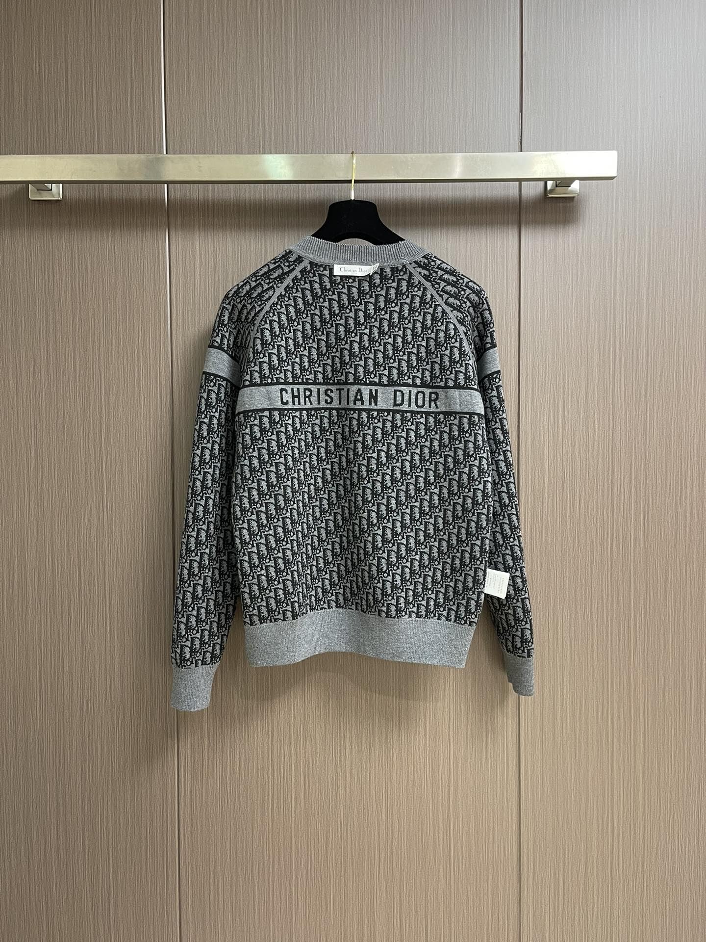 “816DIOR Dual-Sided Wool Knit Sweater: High-Quality, Versatile, and Stylish for Fall and Winter” - 图片 6