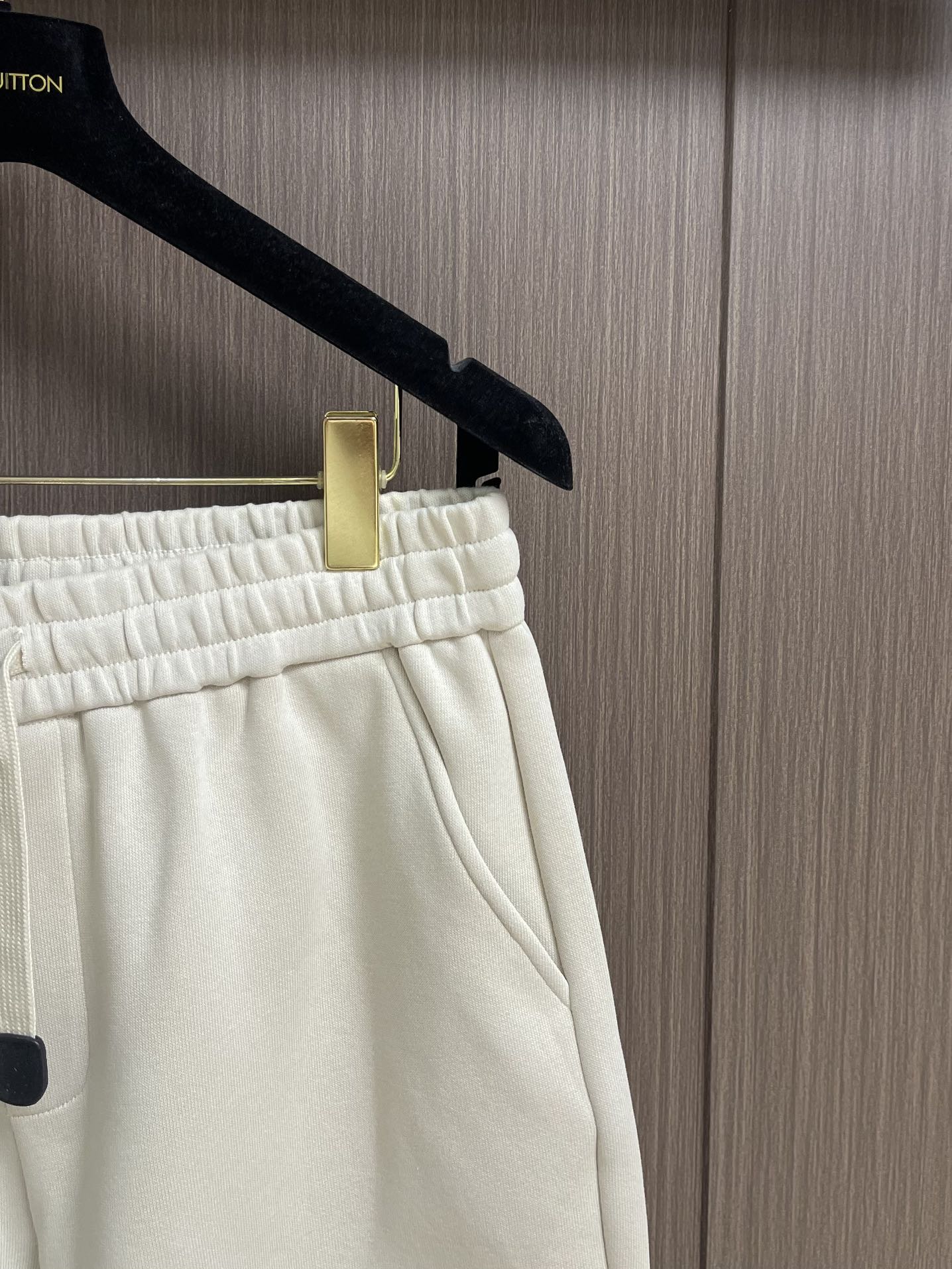 “Loewe 2025 SS Men’s Cartoon Logo Shorts Inspired by Paulas Summer Holiday Series” - 图片 4