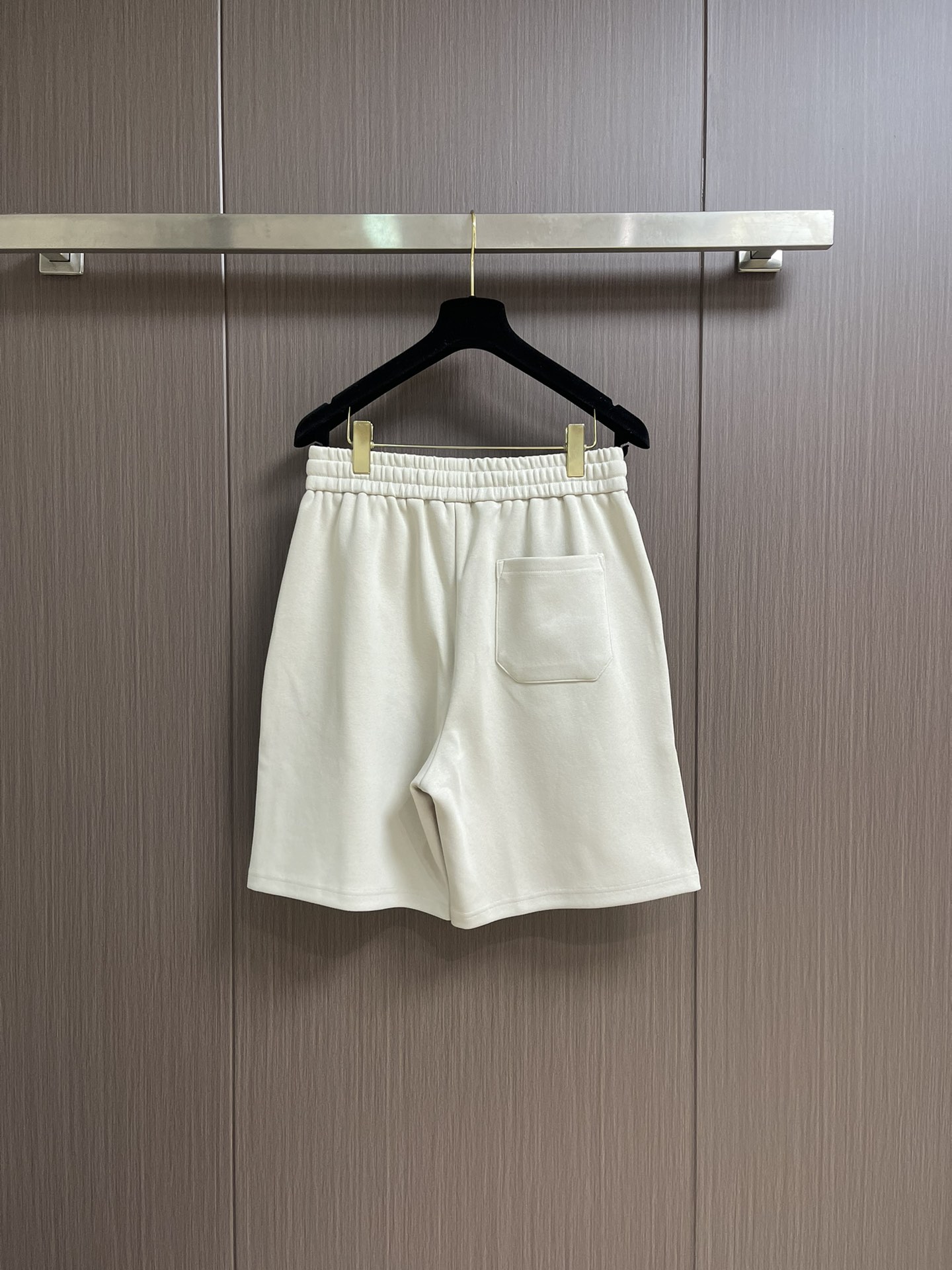 “Loewe 2025 SS Men’s Cartoon Logo Shorts Inspired by Paulas Summer Holiday Series” - 图片 2