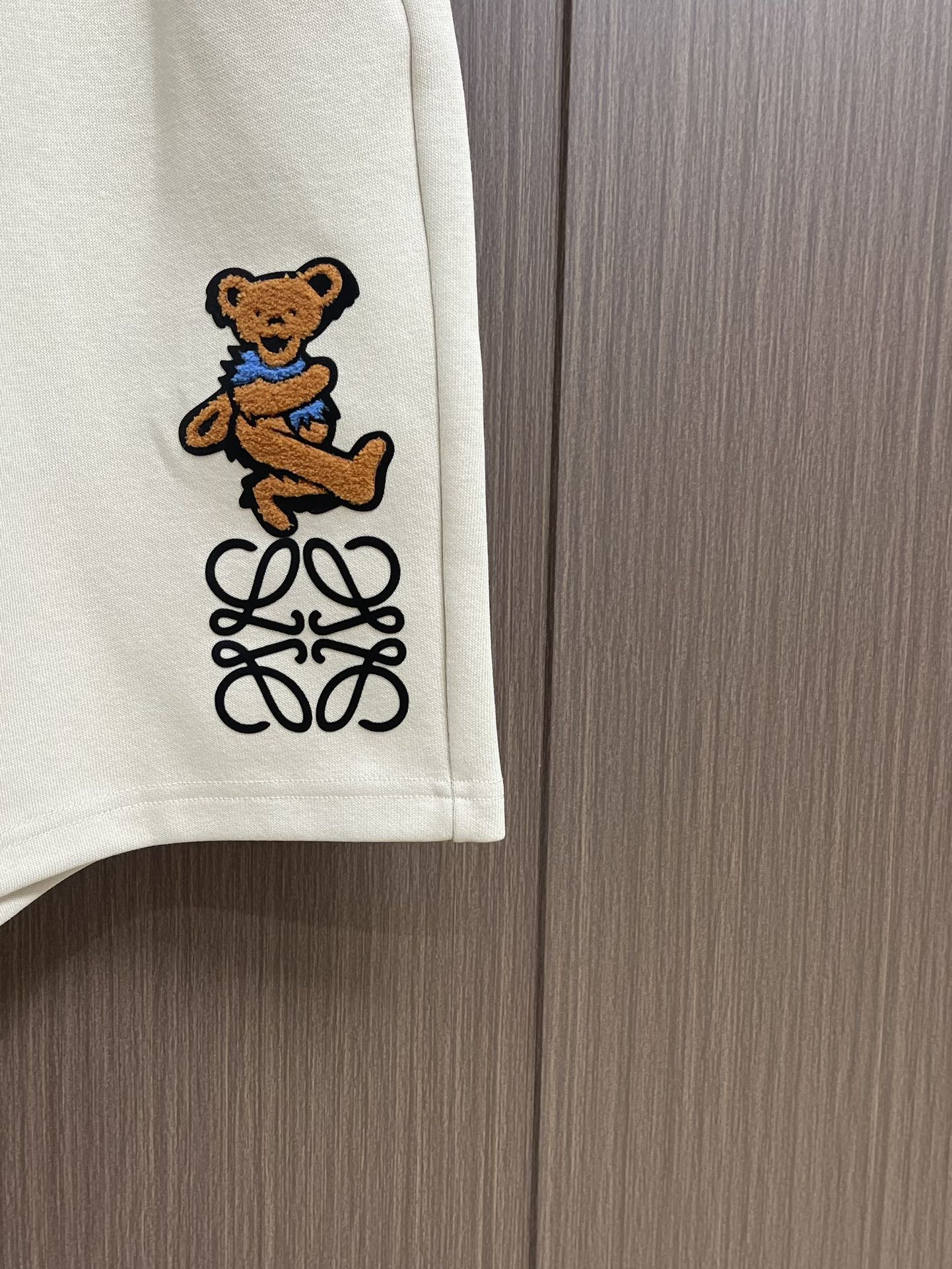 “Loewe 2025 SS Men’s Cartoon Logo Shorts Inspired by Paulas Summer Holiday Series” - 图片 8