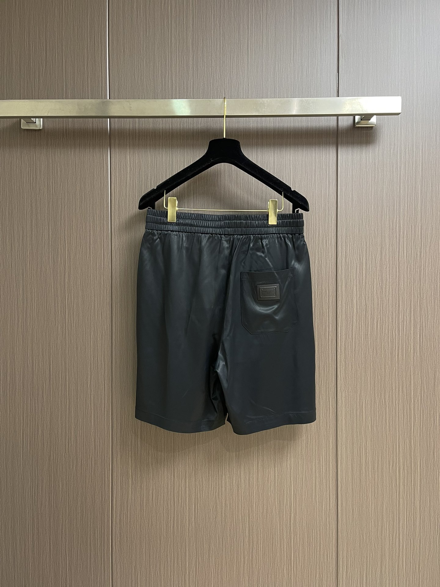 “Summer Men’s Fast Dry Shorts: 600 Douga Banners 2025s | Flex-Resistible, Breathable, Classic Logo, All-Side Strips” - 图片 2