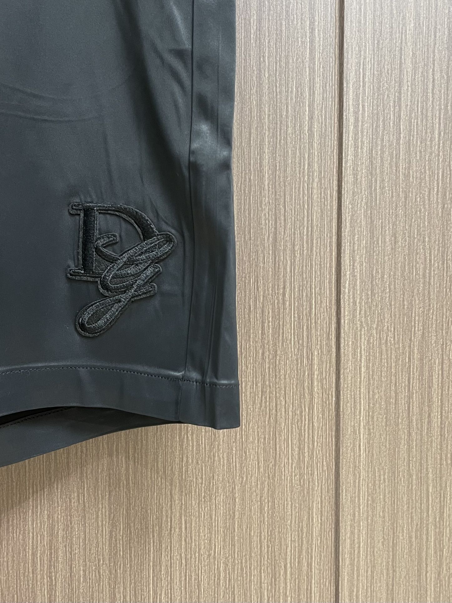 “Summer Men’s Fast Dry Shorts: 600 Douga Banners 2025s | Flex-Resistible, Breathable, Classic Logo, All-Side Strips” - 图片 5